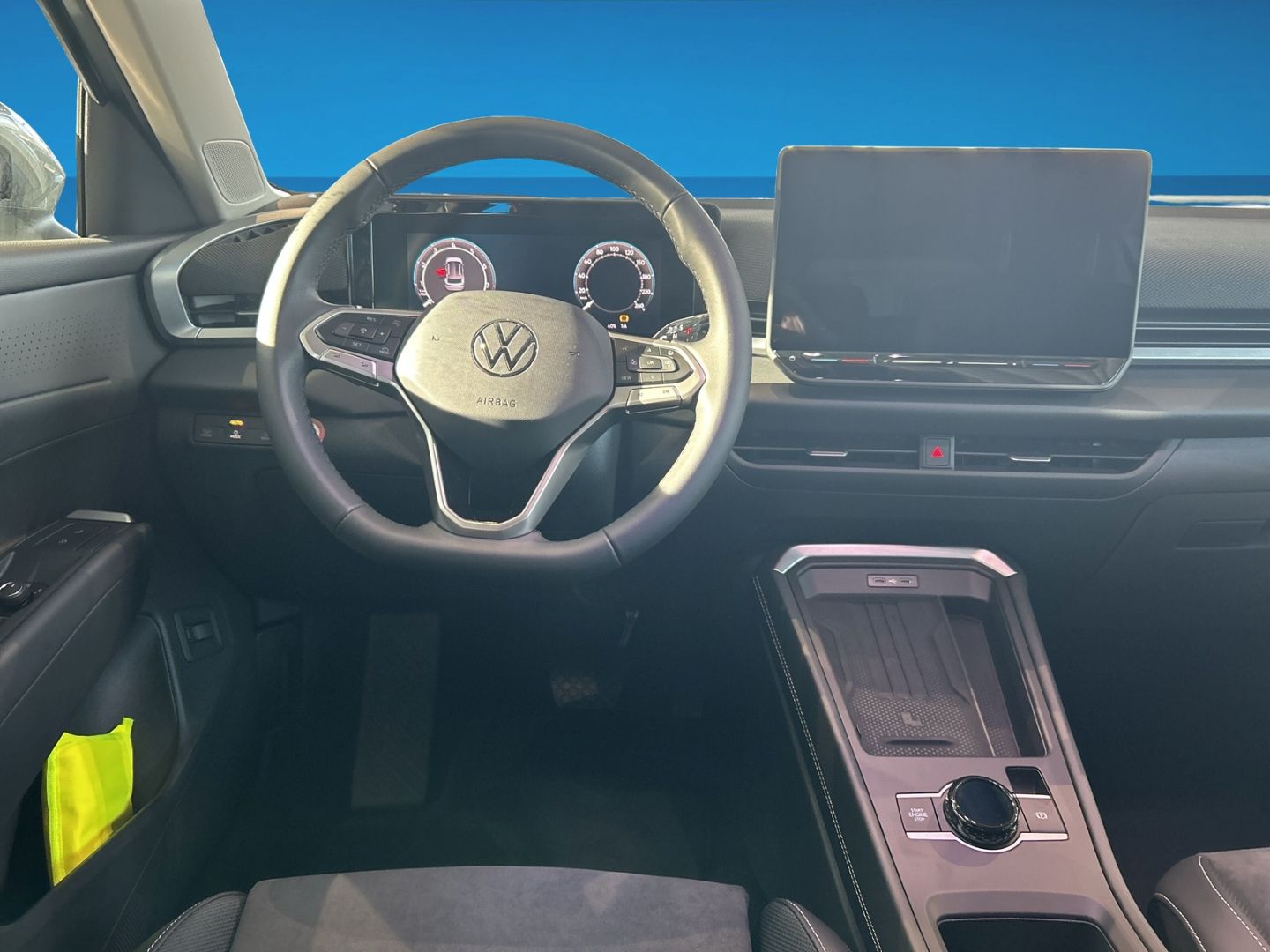 Fahrzeug 11 Fahrzeugabbildung Volkswagen T-Roc Style 1.5l eTSI PANO IQ.DRIVE IQ.LIGHT AHK
