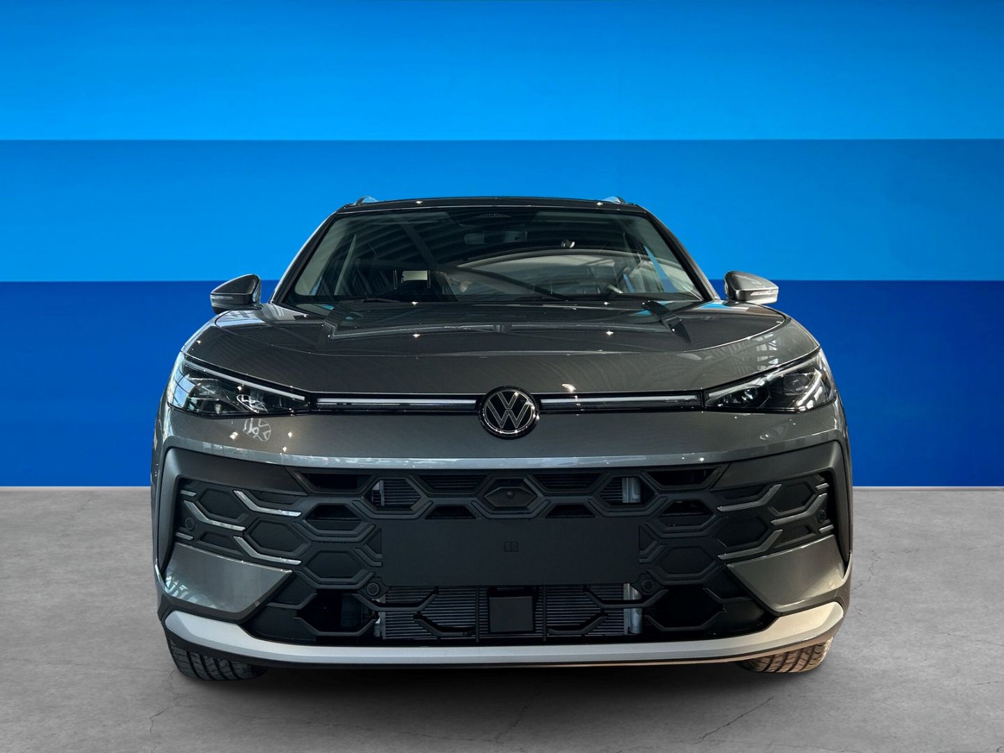 Fahrzeug 6 Fahrzeugabbildung Volkswagen T-Roc Style 1.5l eTSI PANO IQ.DRIVE IQ.LIGHT AHK