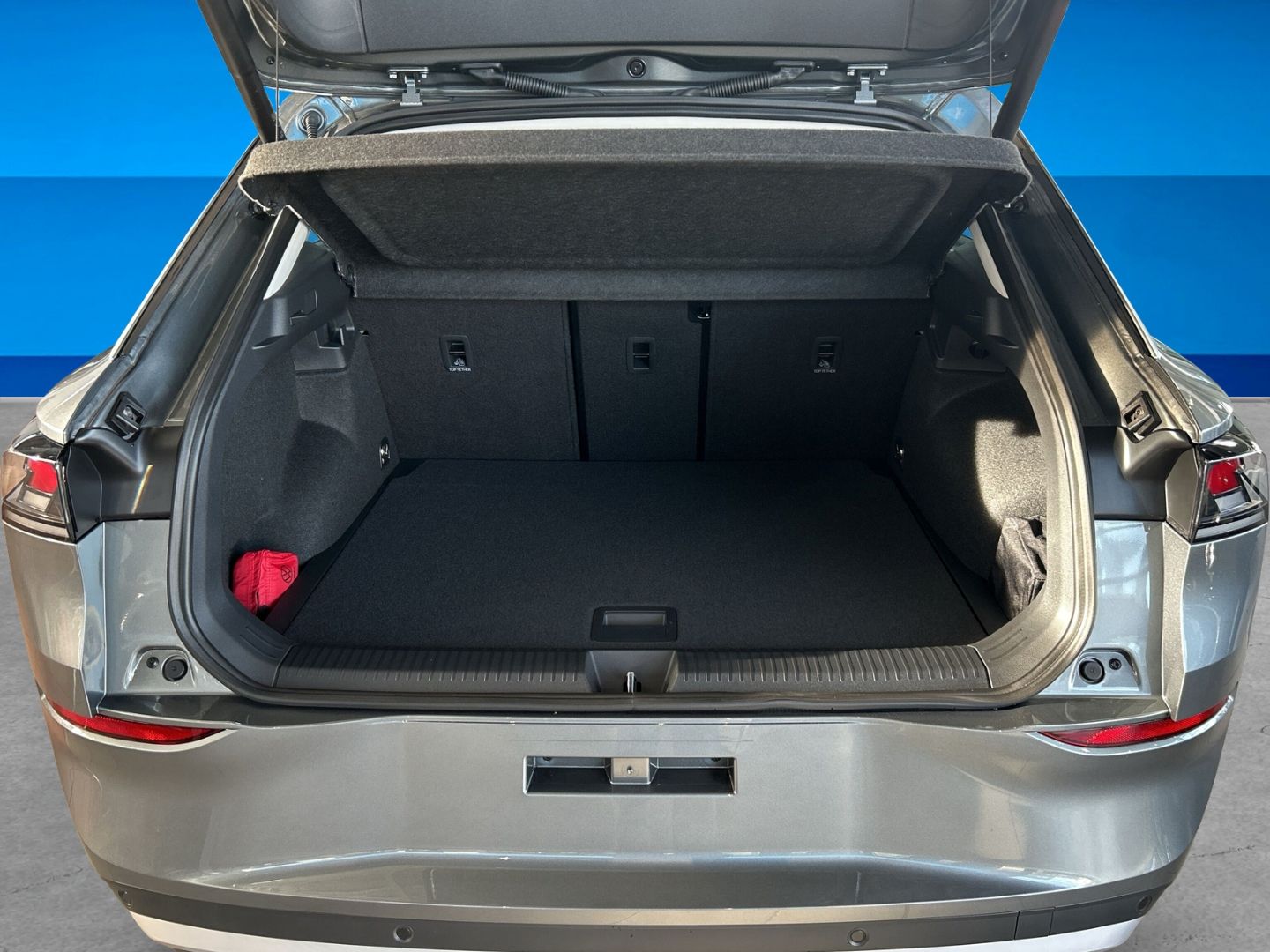 Fahrzeug 9 Fahrzeugabbildung Volkswagen T-Roc Style 1.5l eTSI PANO IQ.DRIVE IQ.LIGHT AHK