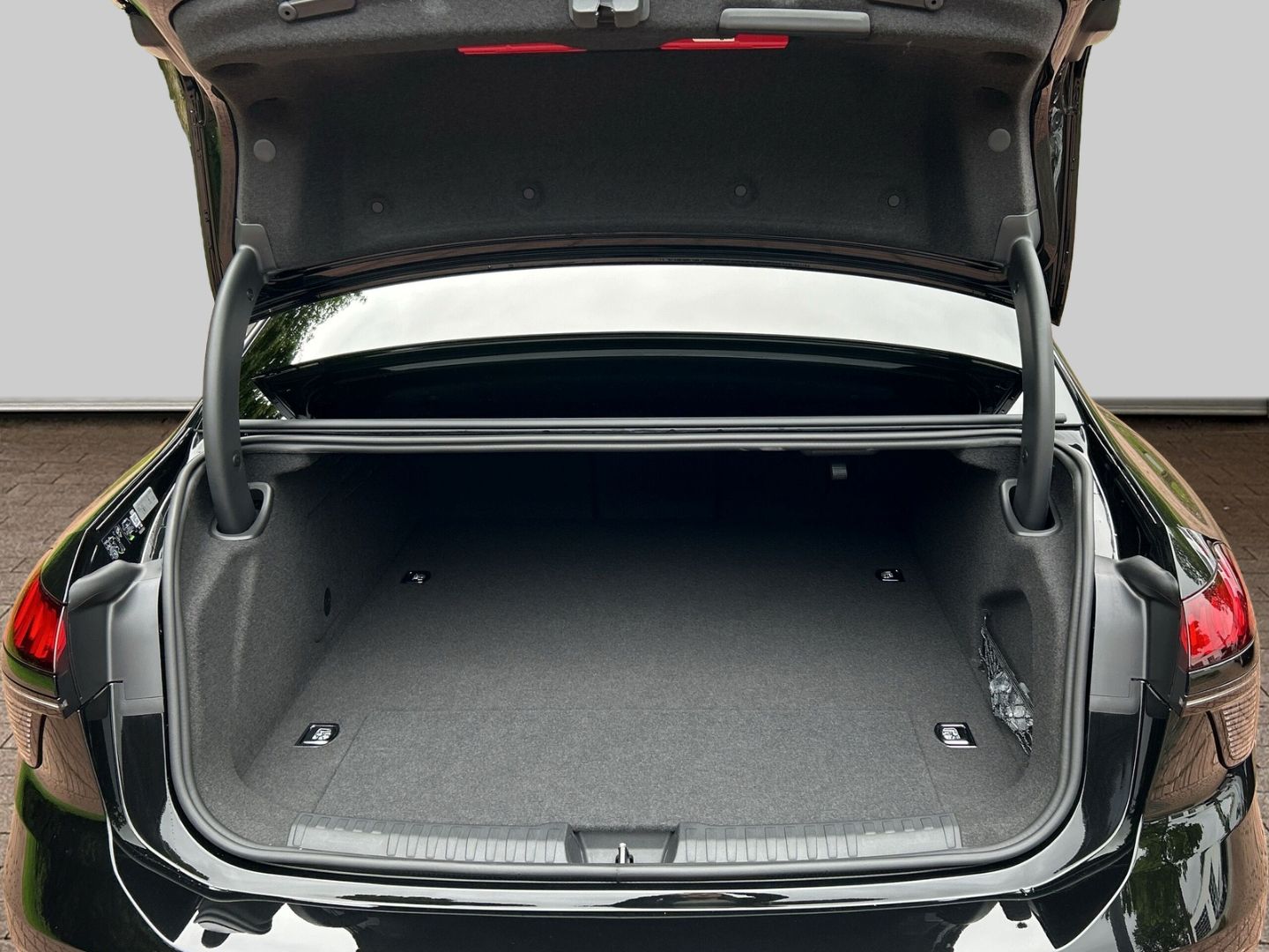 Fahrzeugabbildung Audi A6 Limousine edition one e-hybrid quattro 220 kW