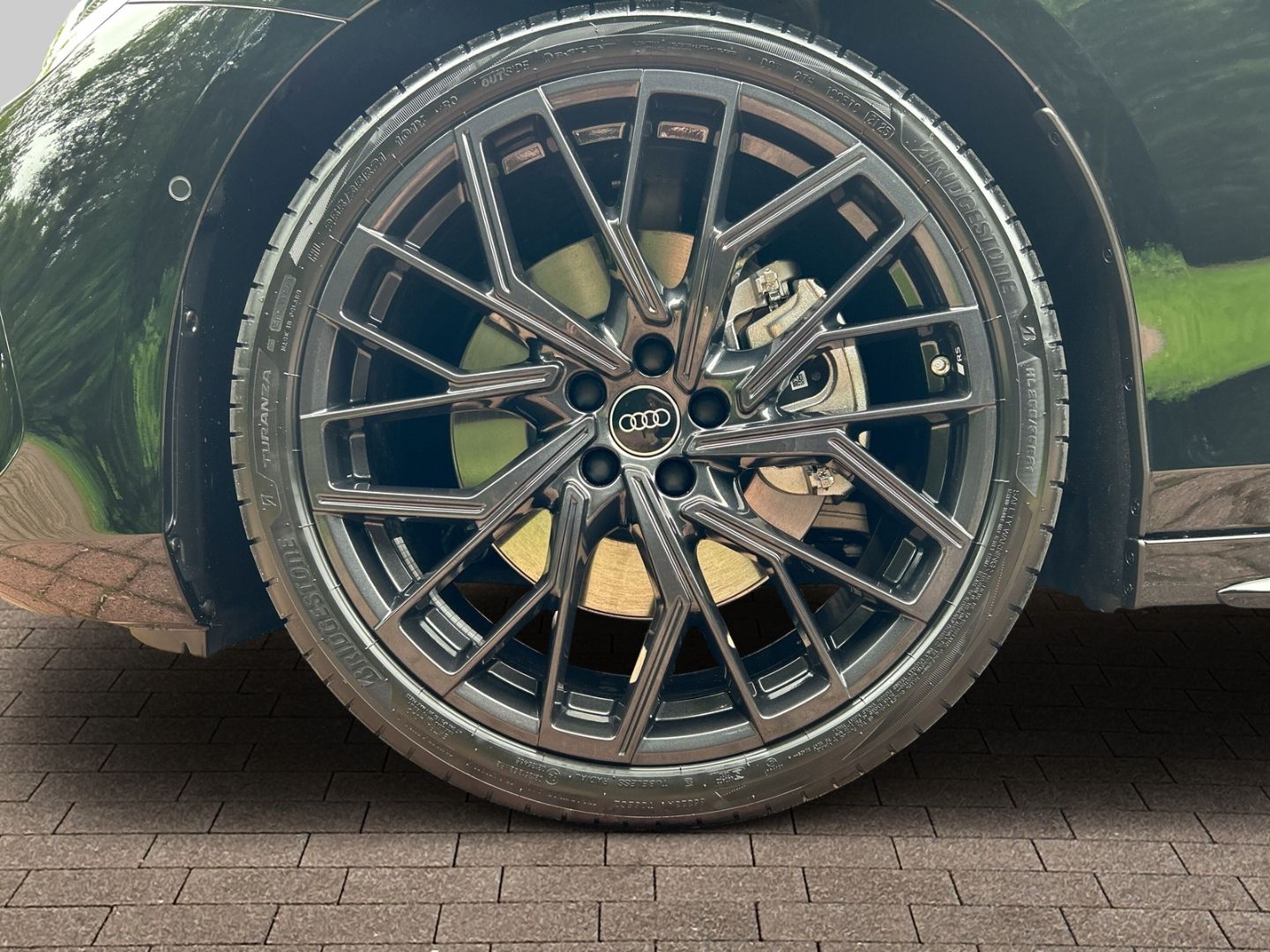 Fahrzeugabbildung Audi A6 Limousine edition one e-hybrid quattro 220 kW