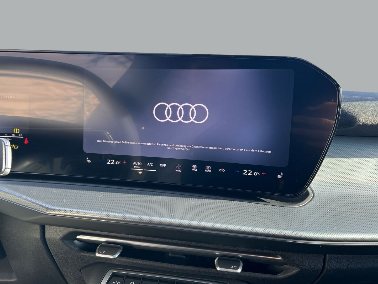 Fahrzeugabbildung Audi Q3 TFSI quattro S-tronic S-LINE+ NAVI+LEDER+MATR