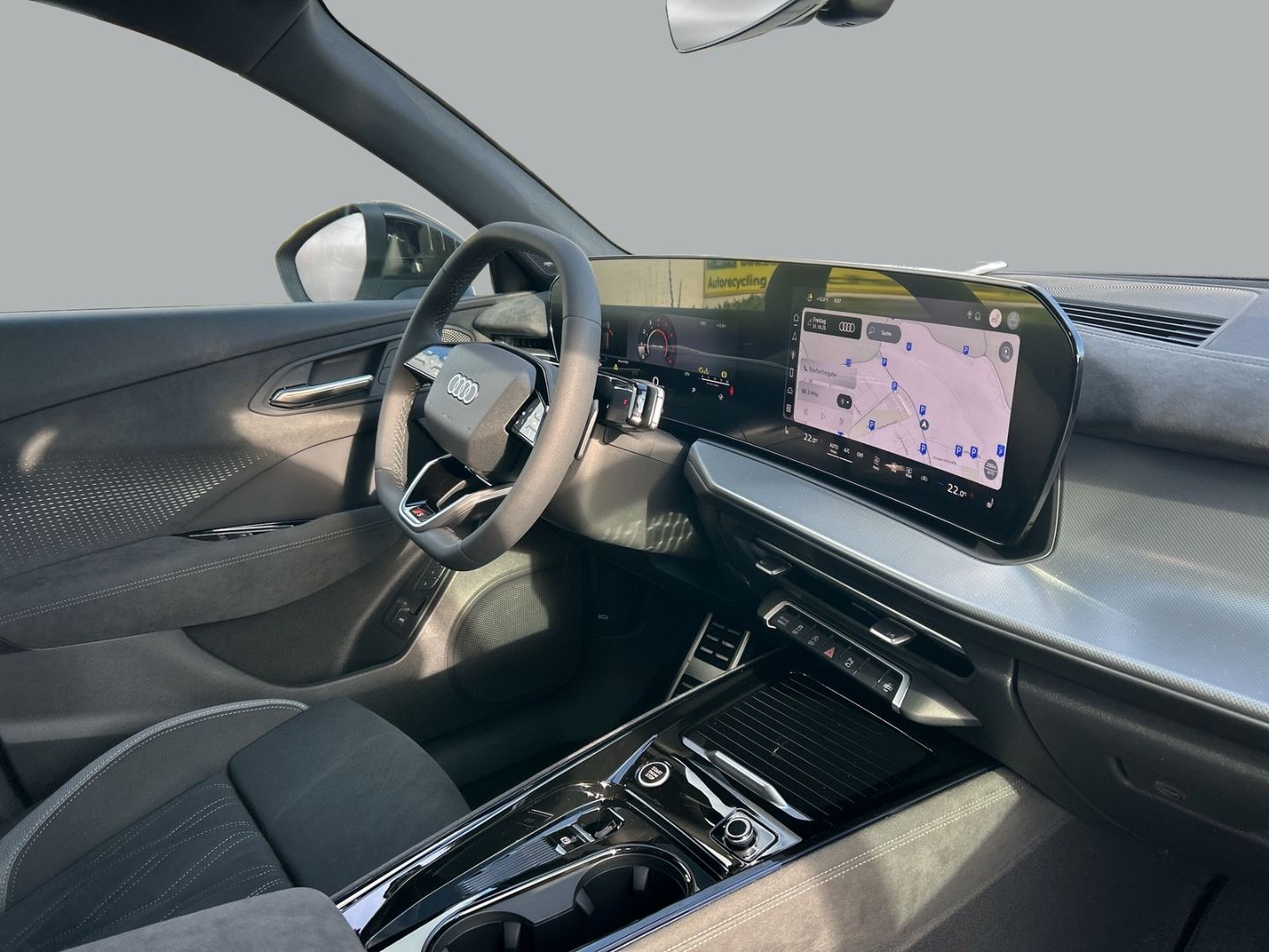 Fahrzeugabbildung Audi Q3 TFSI quattro S-tronic S-LINE+ NAVI+LEDER+MATR