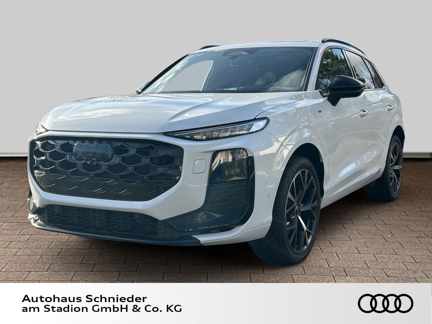 Fahrzeugabbildung Audi Q3 TFSI quattro S-tronic S-LINE+ NAVI+LEDER+MATR