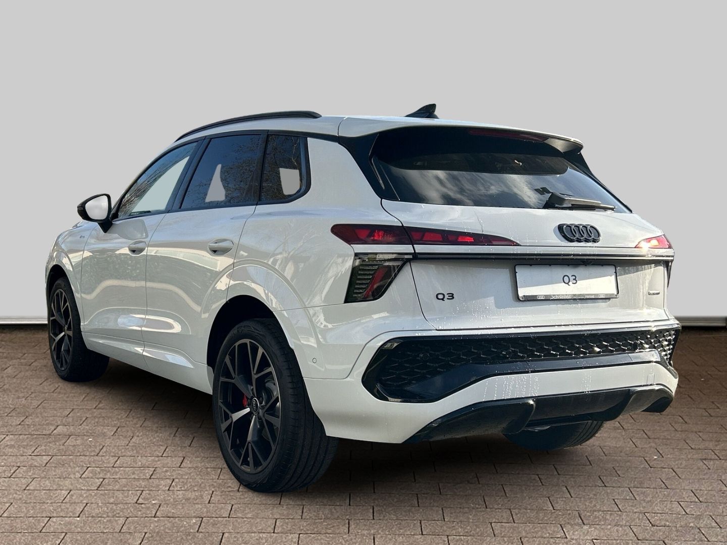 Fahrzeugabbildung Audi Q3 TFSI quattro S-tronic S-LINE+ NAVI+LEDER+MATR