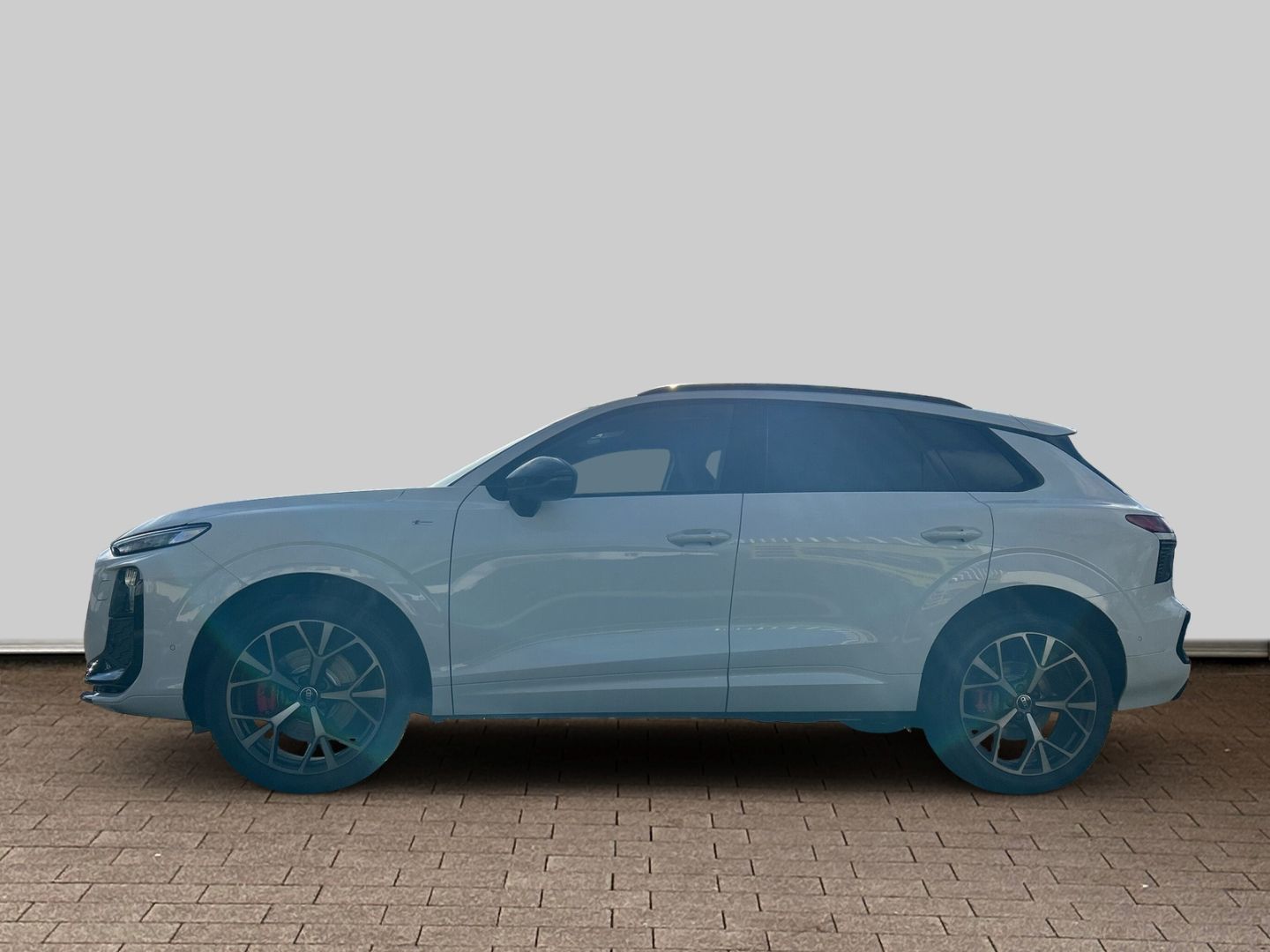 Fahrzeugabbildung Audi Q3 TFSI quattro S-tronic S-LINE+ NAVI+LEDER+MATR