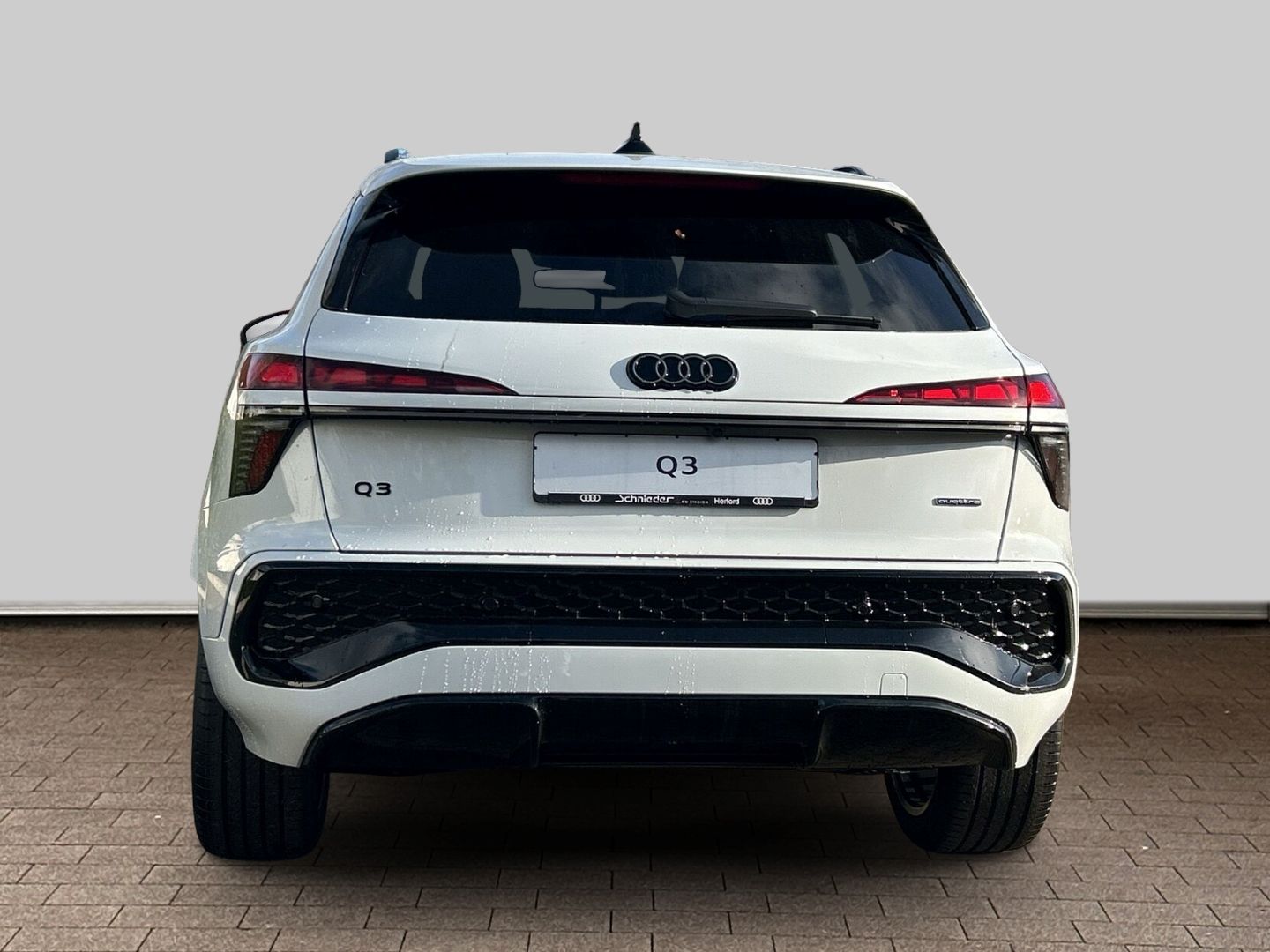 Fahrzeugabbildung Audi Q3 TFSI quattro S-tronic S-LINE+ NAVI+LEDER+MATR