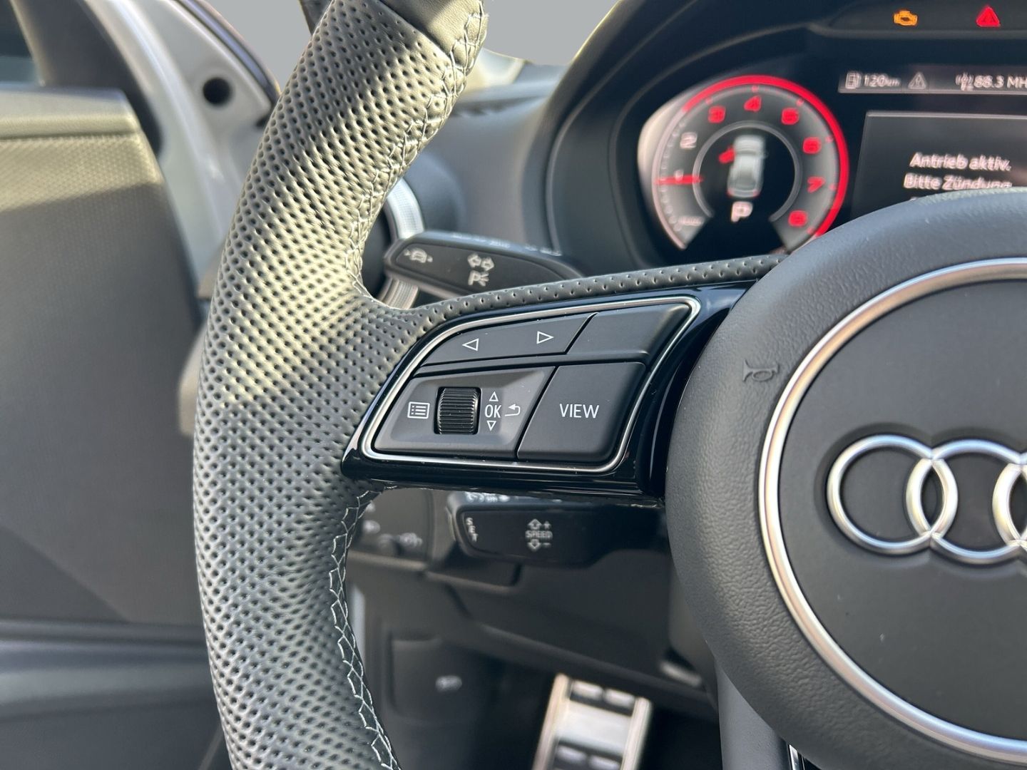 Fahrzeugabbildung Audi Q2 advanced 35 TFSI S-tronic AHK+LEDER+LED+KAMER