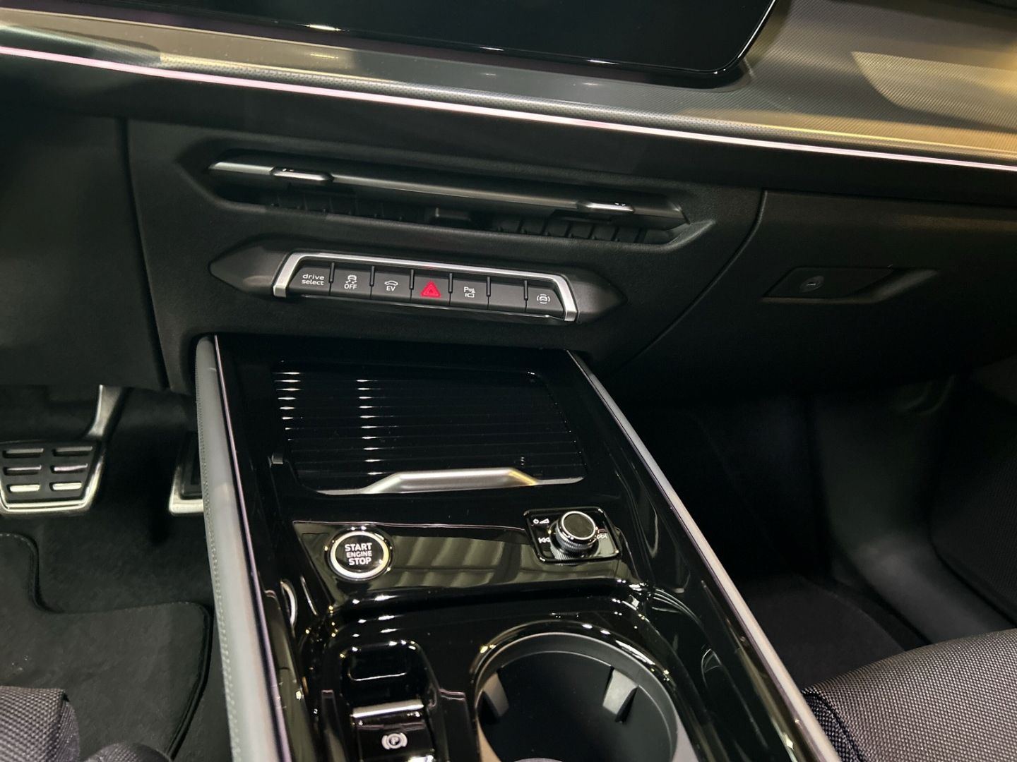 Fahrzeugabbildung Audi Q3 Sportback e-hybrid 200 kW S-LINE+NAVI+LED+CAR