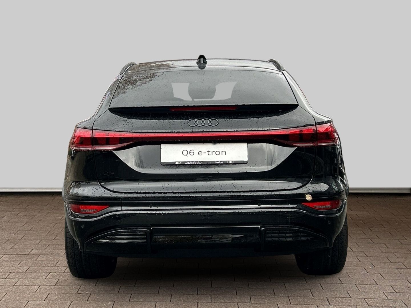Fahrzeugabbildung Audi Q6 e-tron Sportback performance 225 kW HUD+AHK+P