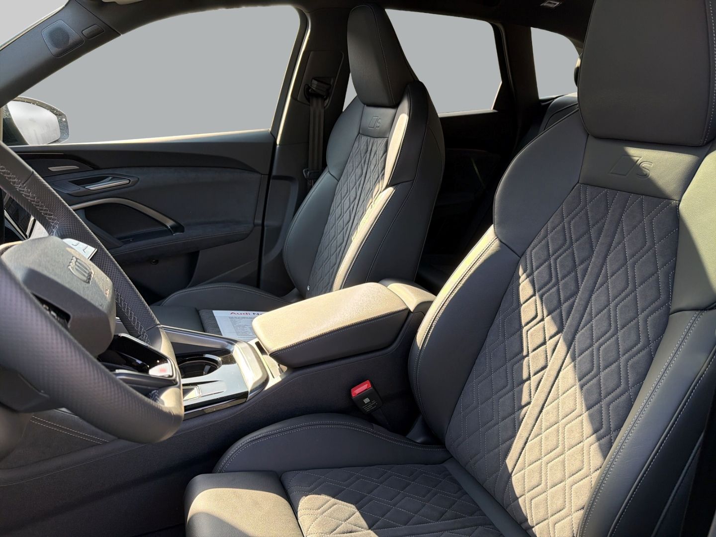 Fahrzeugabbildung Audi Q5 2.0 edition one e-hybrid quattro B&O+HUD+AHK+