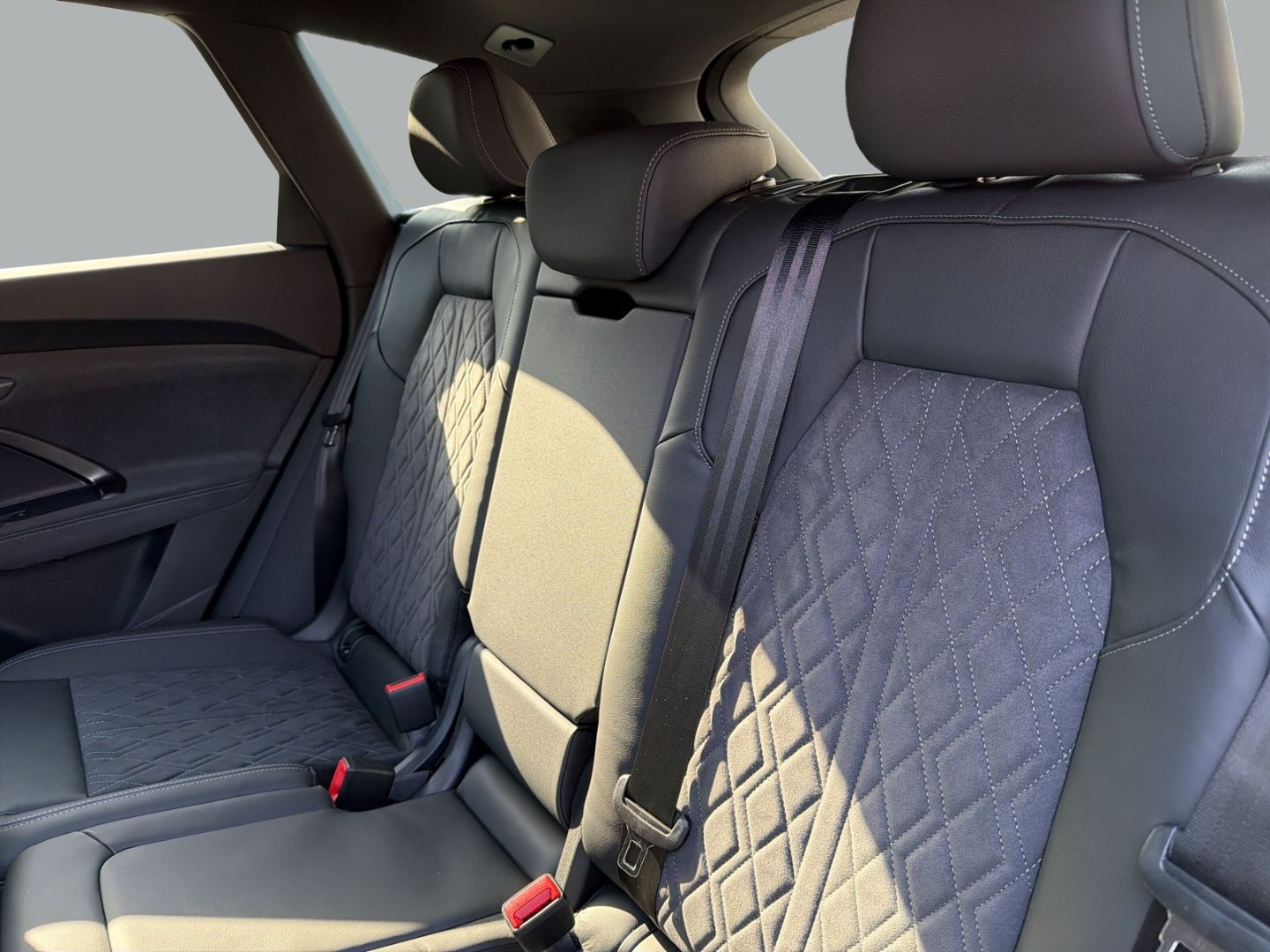 Fahrzeugabbildung Audi Q5 2.0 edition one e-hybrid quattro B&O+HUD+AHK+