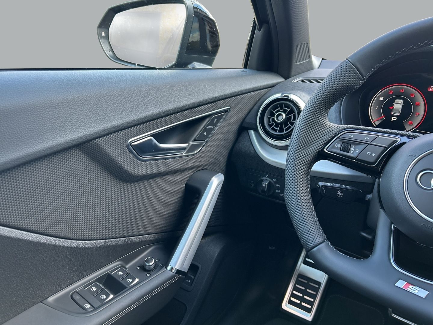 Fahrzeugabbildung Audi Q2 advanced 35 TFSI S tronic+AHK+LEDER+LED+KAMER