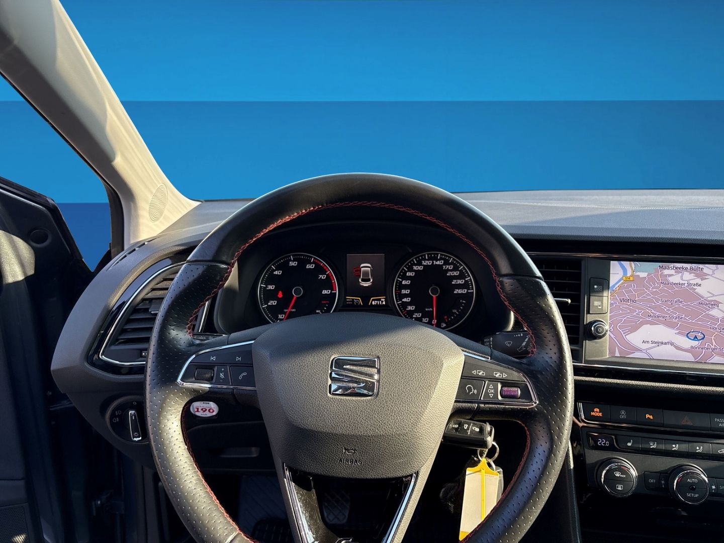 Fahrzeug 11 Fahrzeugabbildung SEAT Leon 1.4 TSI FR LED NAVI SHZ PDC Soundsystem