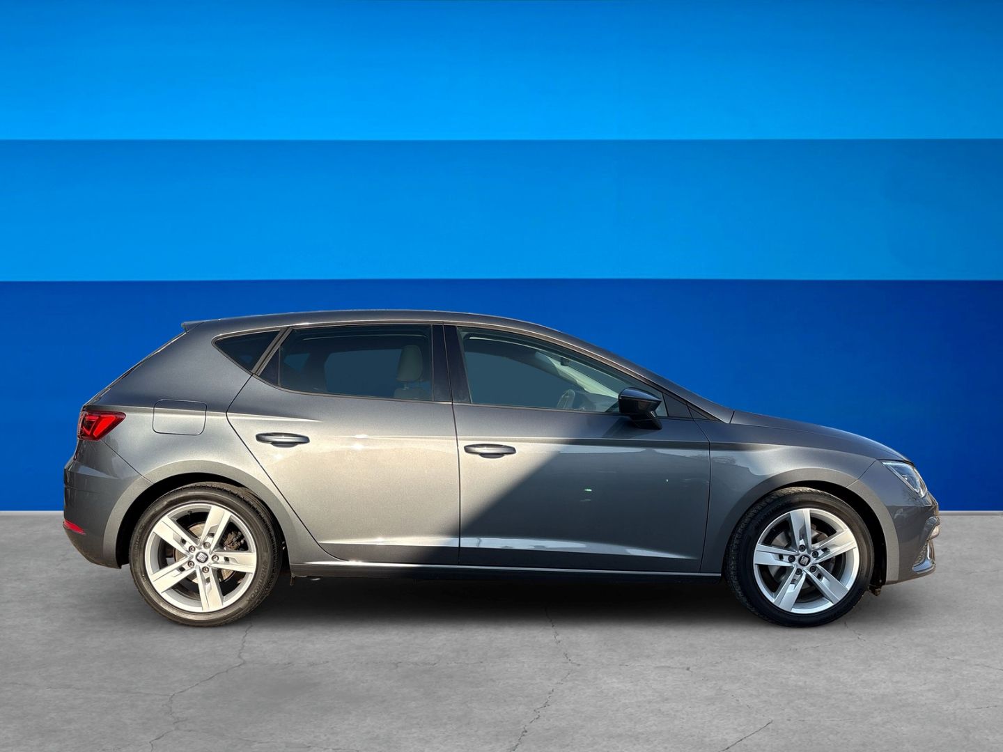 Fahrzeug 4 Fahrzeugabbildung SEAT Leon 1.4 TSI FR LED NAVI SHZ PDC Soundsystem