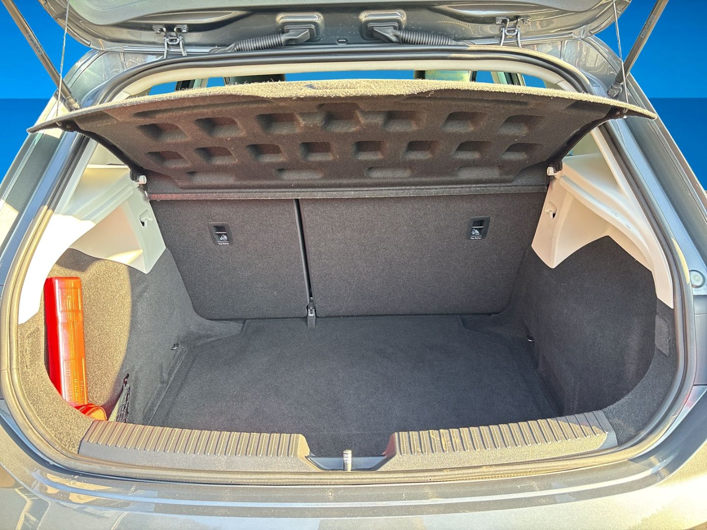 Fahrzeug 9 Fahrzeugabbildung SEAT Leon 1.4 TSI FR LED NAVI SHZ PDC Soundsystem