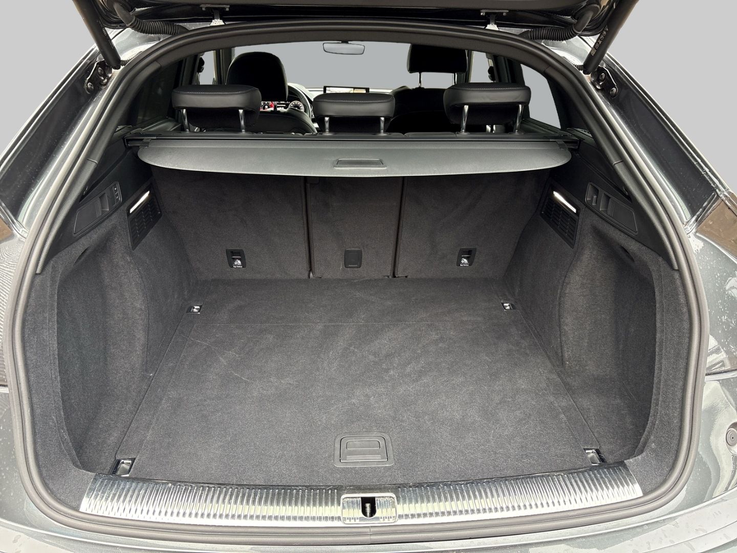 Fahrzeug 15 Fahrzeugabbildung Audi SQ5 Sportback 3.0 TDI quattro MATRIX NAVI 4x SHZ