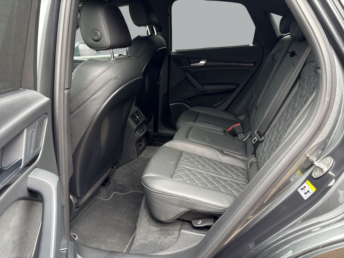 Fahrzeug 9 Fahrzeugabbildung Audi SQ5 Sportback 3.0 TDI quattro MATRIX NAVI 4x SHZ