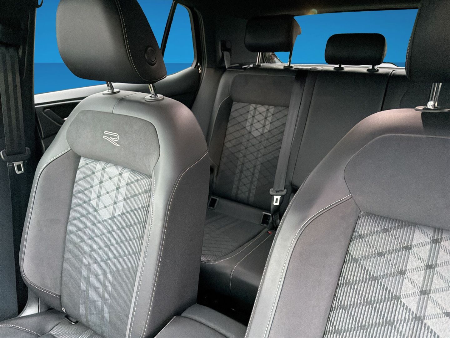 Fahrzeugabbildung Volkswagen T-Cross 1.5 TSI R-Line Rear View AHK Clima