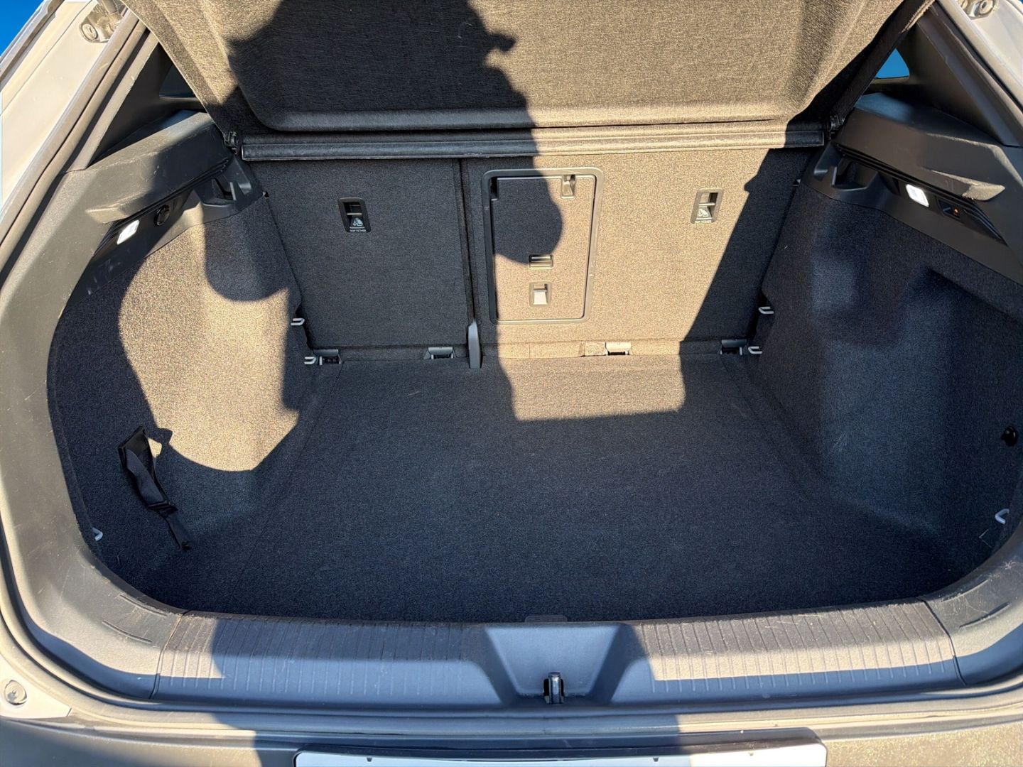 Fahrzeugabbildung Volkswagen ID.4 GTX 4Motion AHK 220 KW