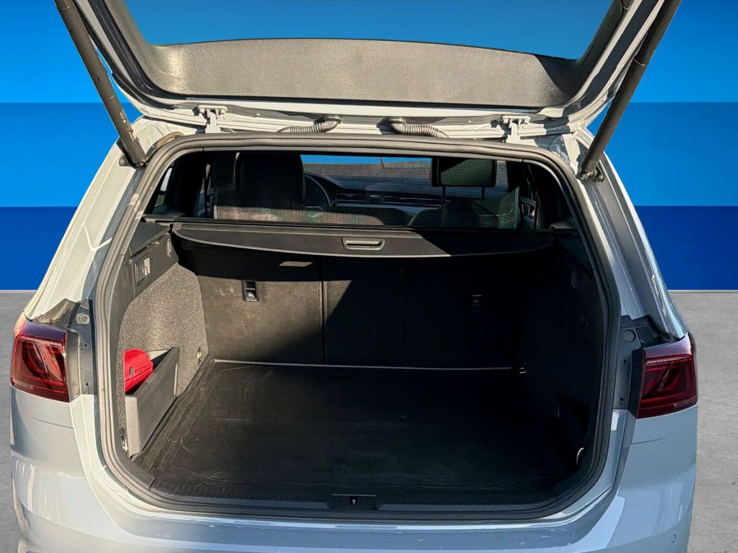 Fahrzeugabbildung Volkswagen Passat 1.4 TSI Hybrid GTE Business Premium AHK