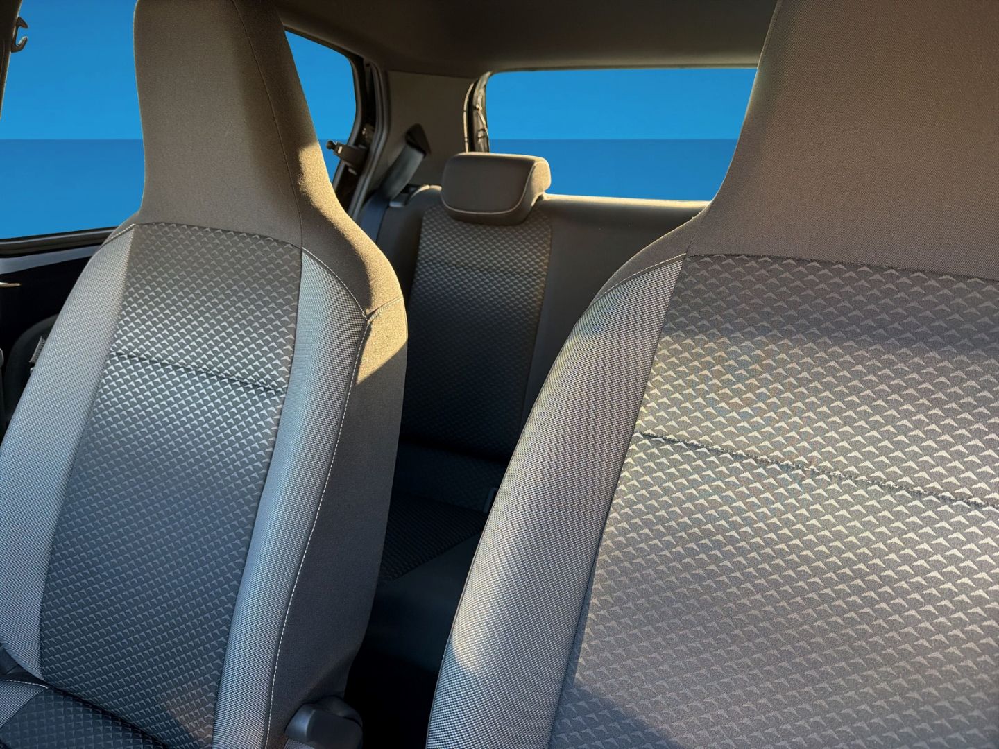 Fahrzeugabbildung Volkswagen up! 1.0 Climatronic Maps + More Active