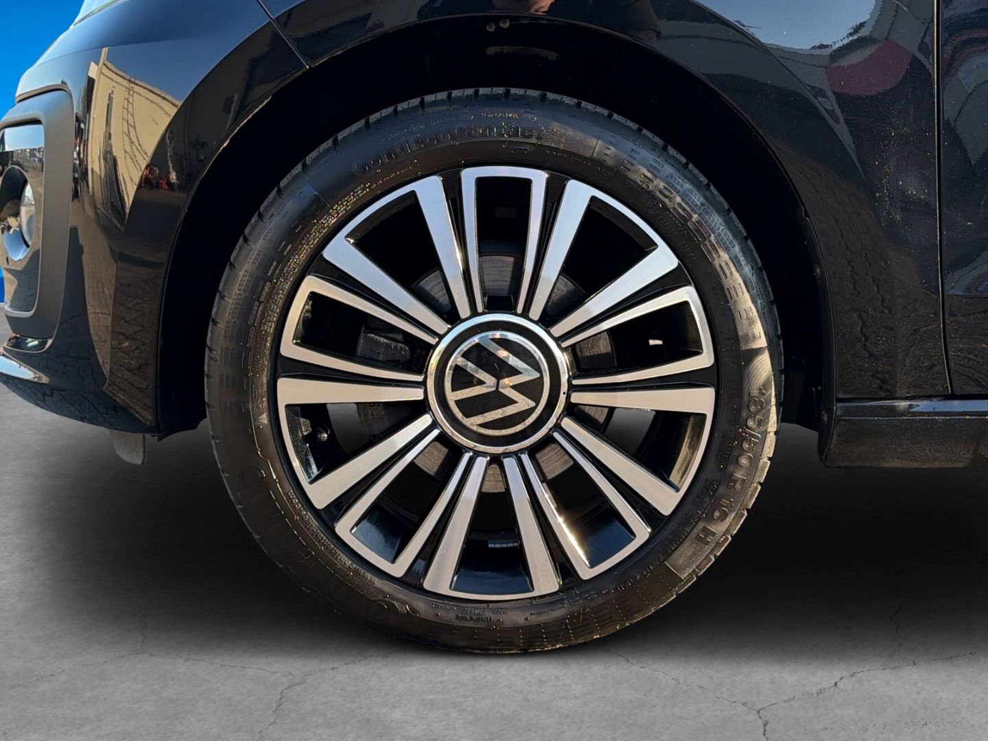 Fahrzeugabbildung Volkswagen up! 1.0 Climatronic Maps + More Active