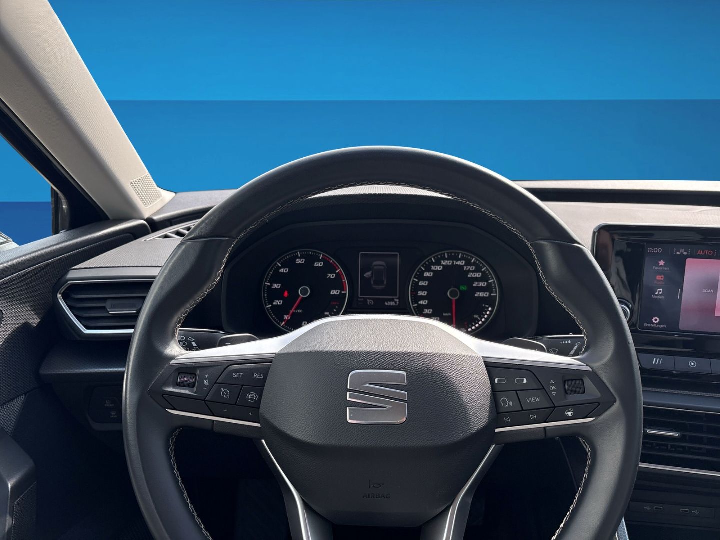 Fahrzeugabbildung SEAT Leon Sportstourer 1.5 eTSI Style App-Connect PDC