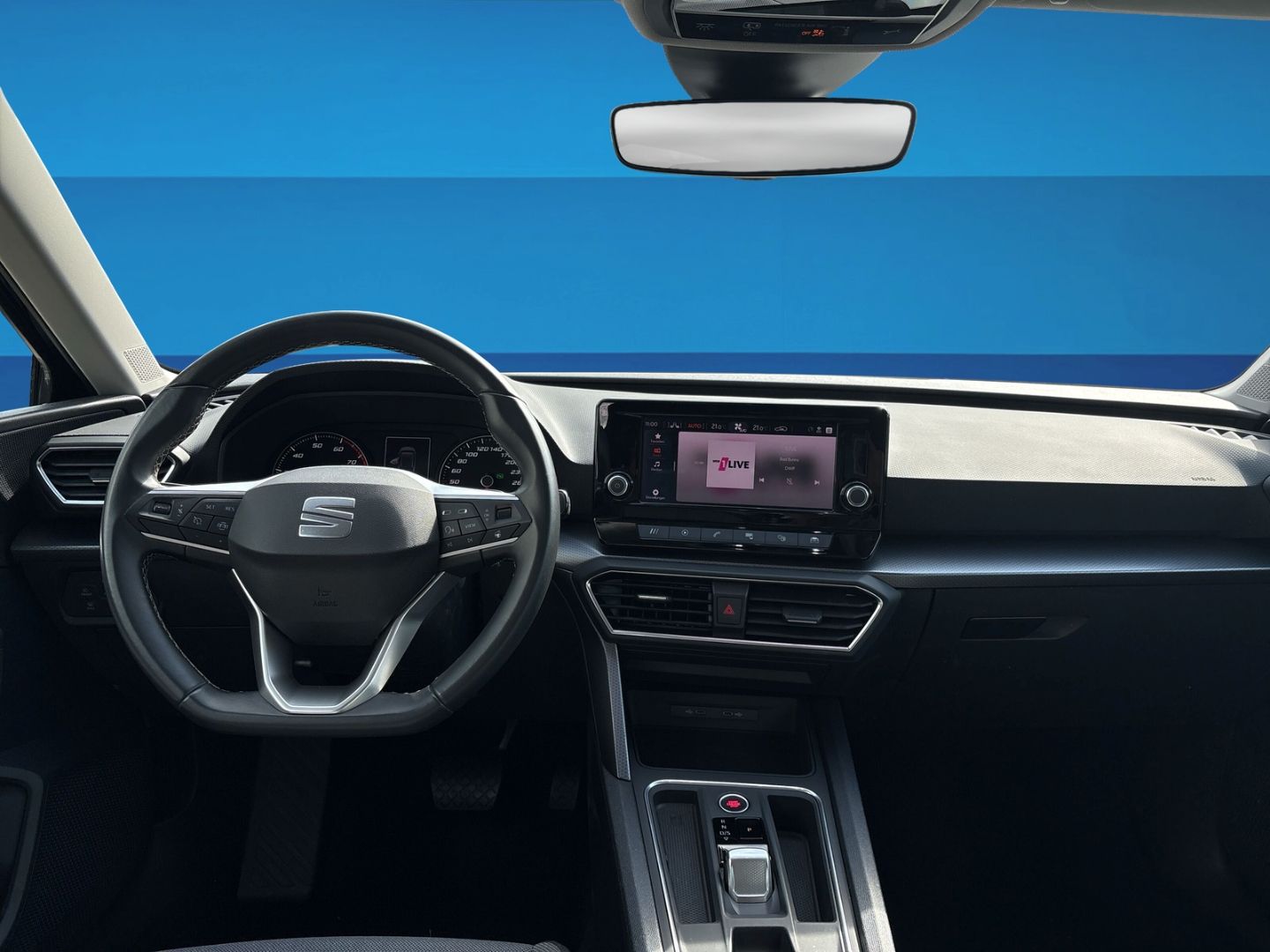Fahrzeugabbildung SEAT Leon Sportstourer 1.5 eTSI Style App-Connect PDC