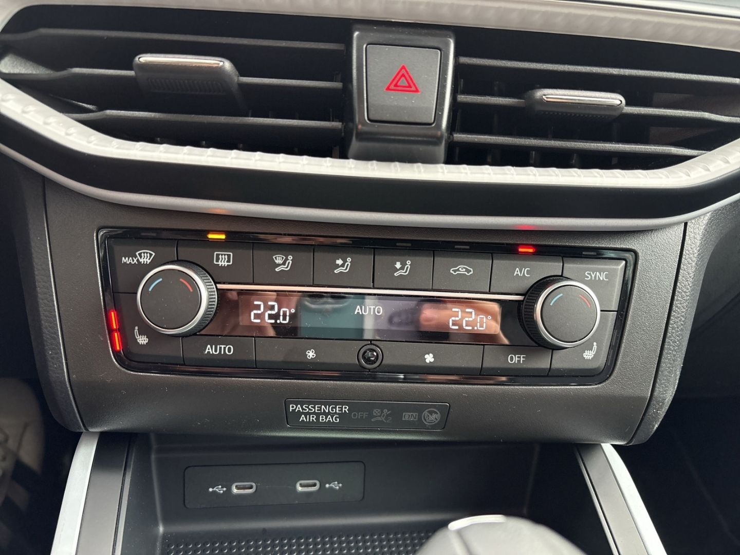 Fahrzeugabbildung SEAT Arona 1.0 TSI Style DSG NAVI SHZ CarPlay Android