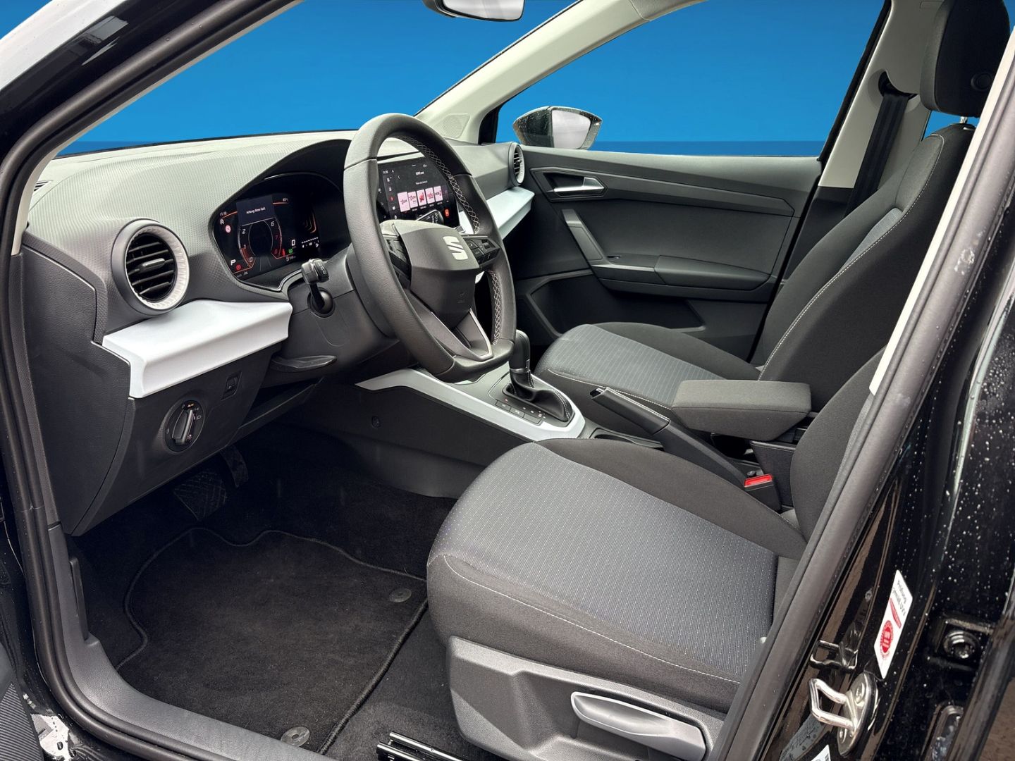 Fahrzeugabbildung SEAT Arona 1.0 TSI Style DSG NAVI SHZ CarPlay Android