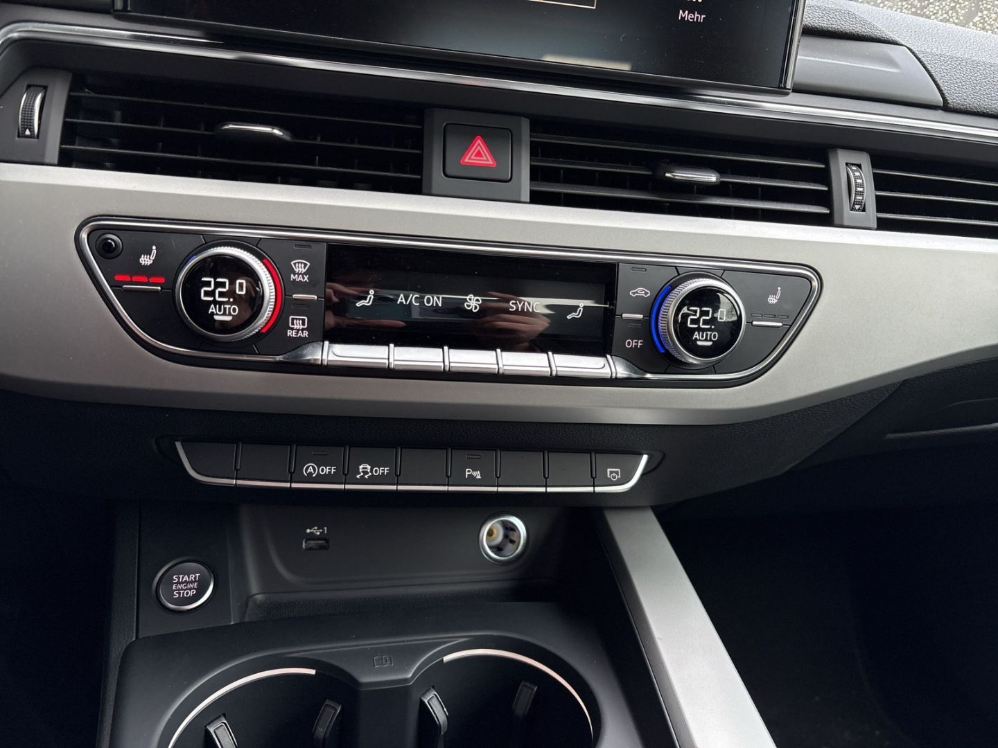 Fahrzeugabbildung Audi A4 Limousine 35 TFSI CarPlay PDC NAVI DSP