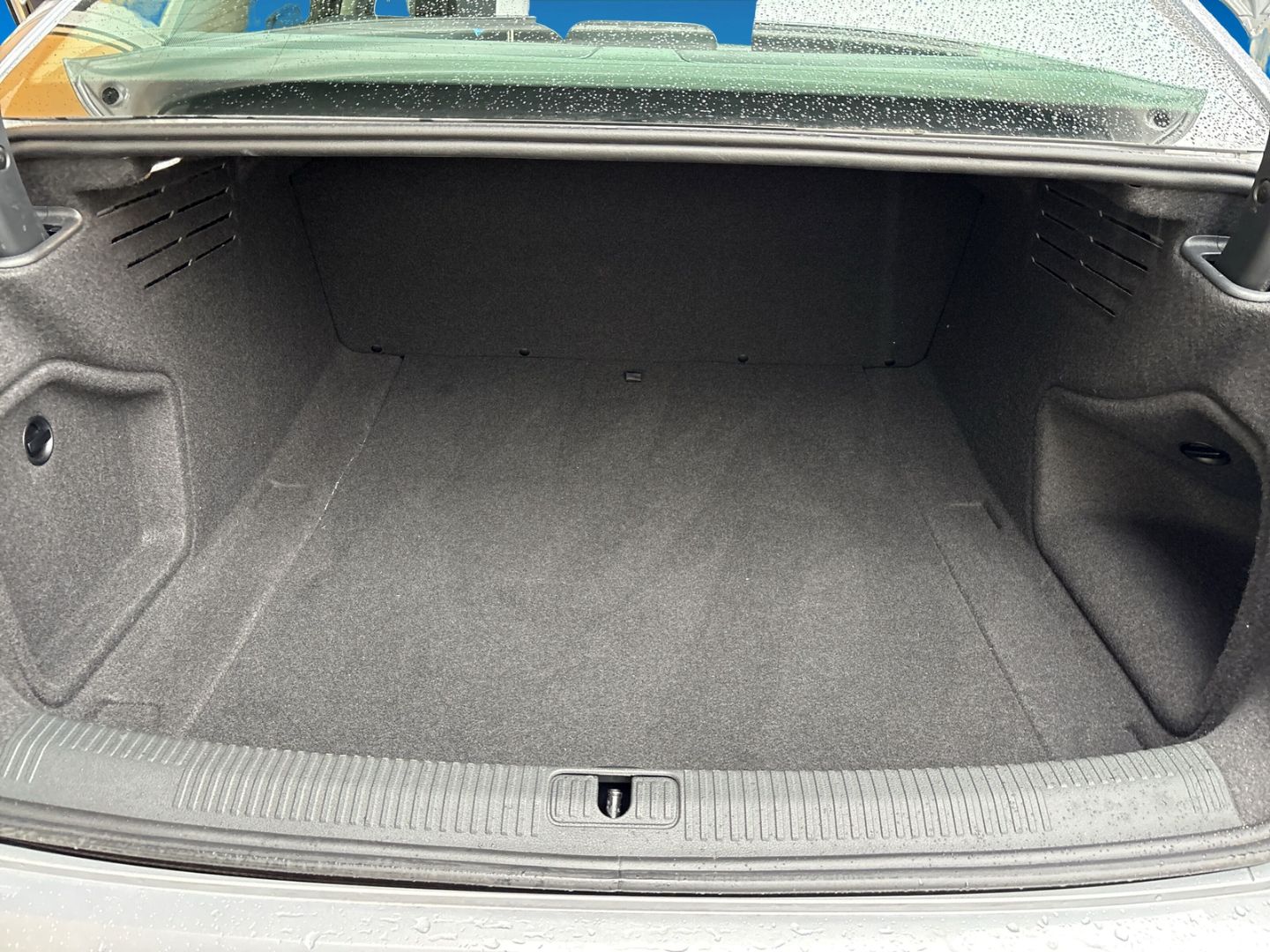 Fahrzeugabbildung Audi A4 Limousine 35 TFSI CarPlay PDC NAVI DSP