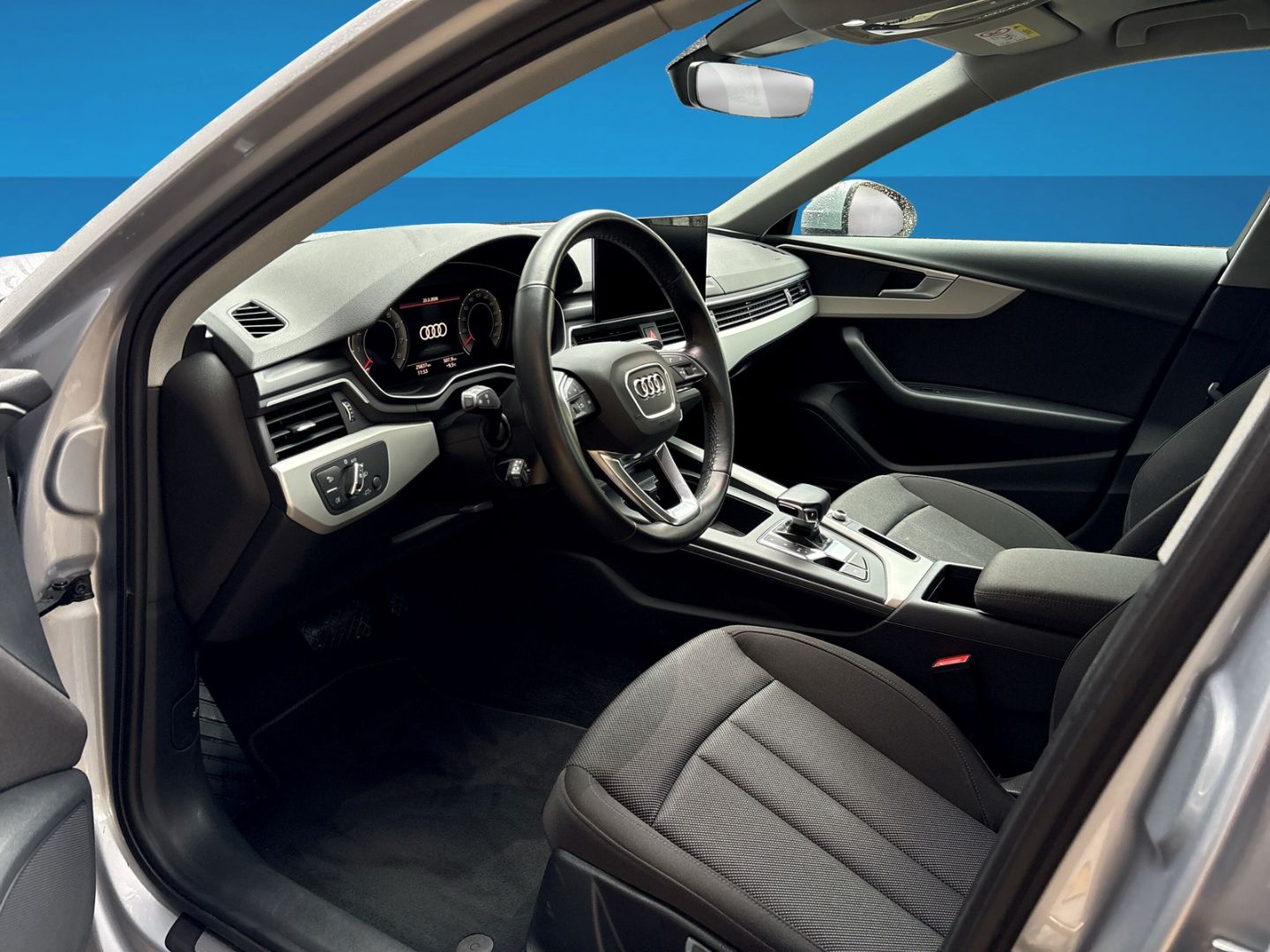 Fahrzeugabbildung Audi A4 Limousine 35 TFSI CarPlay PDC NAVI DSP