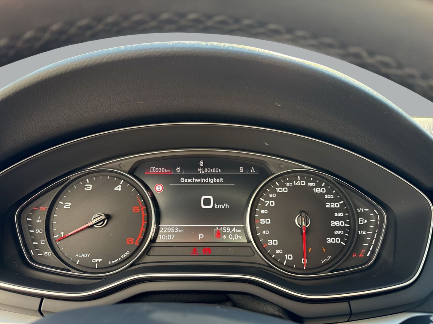 Fahrzeugabbildung Audi A4 Avant 30 TDI Navi SHZ 18 Zoll CarPlay ACC