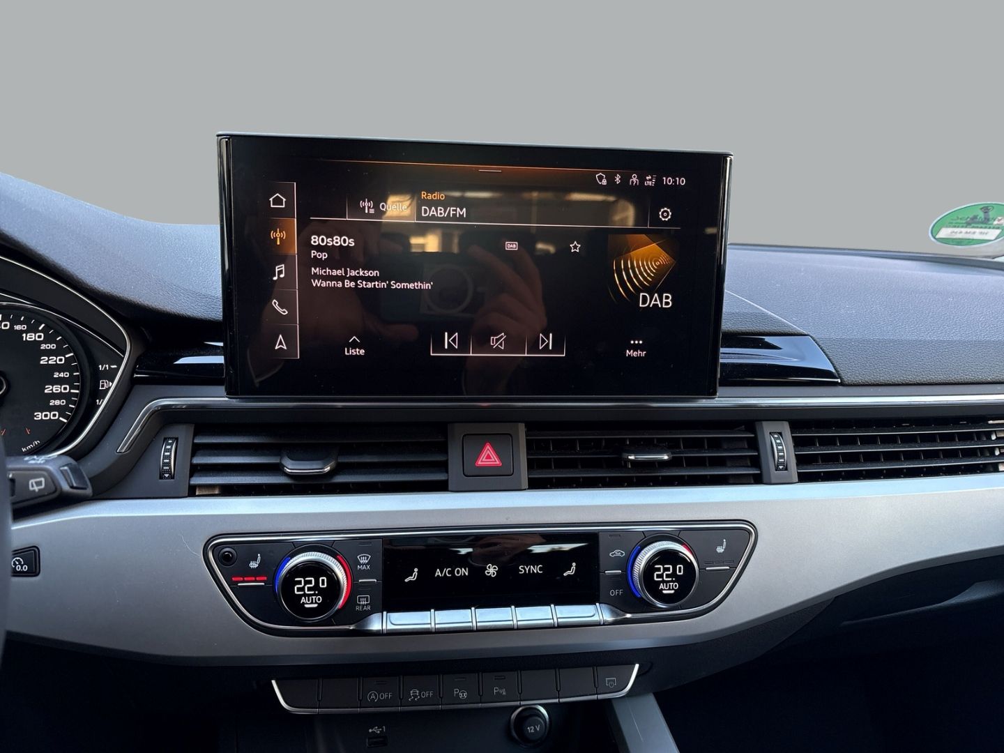 Fahrzeugabbildung Audi A4 Avant 30 TDI Navi SHZ 18 Zoll CarPlay ACC