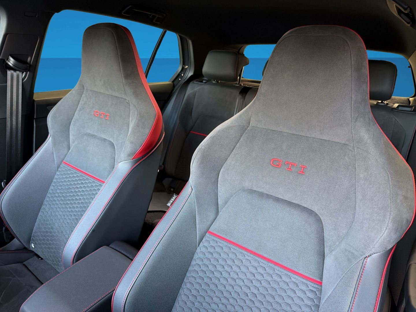 Fahrzeugabbildung Volkswagen Golf 8 2.0 TSI  GTI Clubsport Harman Kardon