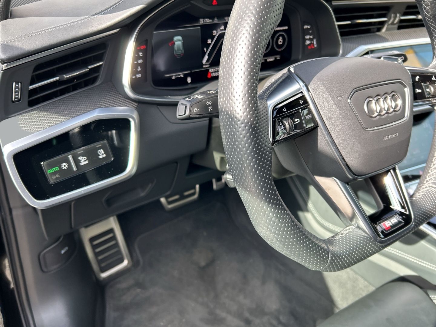 Fahrzeug 17 Fahrzeugabbildung Audi RS6 MATRIX+B&O+PANO+280 km/h +HUD+AHK+360+KAMERA