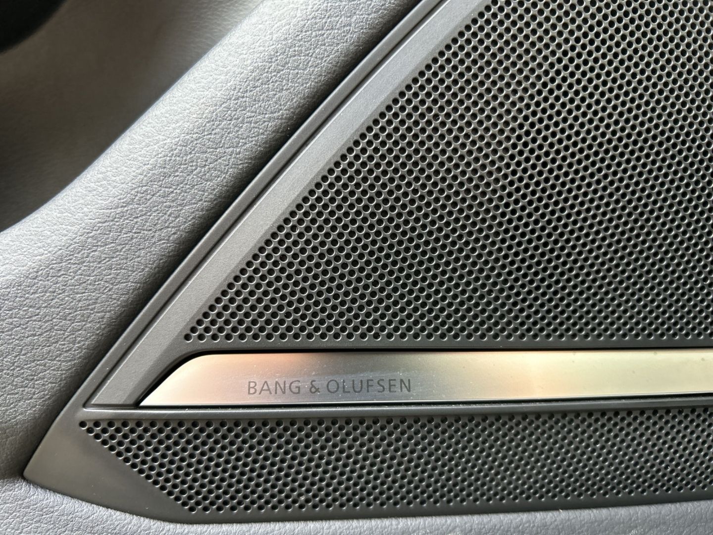 Fahrzeug 25 Fahrzeugabbildung Audi RS6 MATRIX+B&O+PANO+280 km/h +HUD+AHK+360+KAMERA