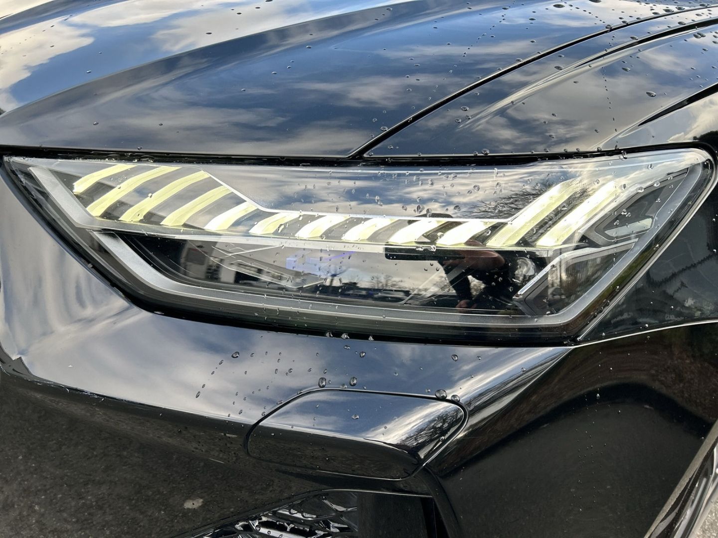 Fahrzeug 26 Fahrzeugabbildung Audi RS6 MATRIX+B&O+PANO+280 km/h +HUD+AHK+360+KAMERA