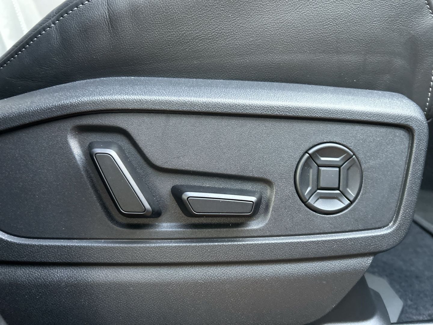 Fahrzeugabbildung Audi Q5 2.0 TDI quattro S-Line MATRIX-LED+LEDER+B&O+H