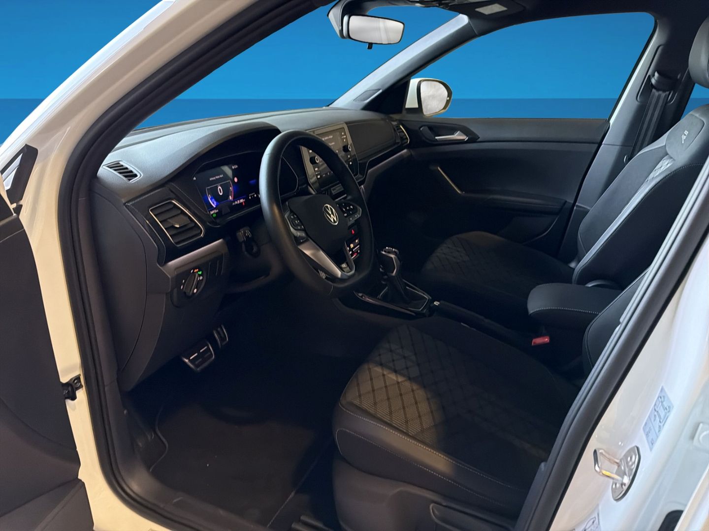 Fahrzeugabbildung Volkswagen T-Cross 1.5 TSI R-Line Rear View AHK Clima