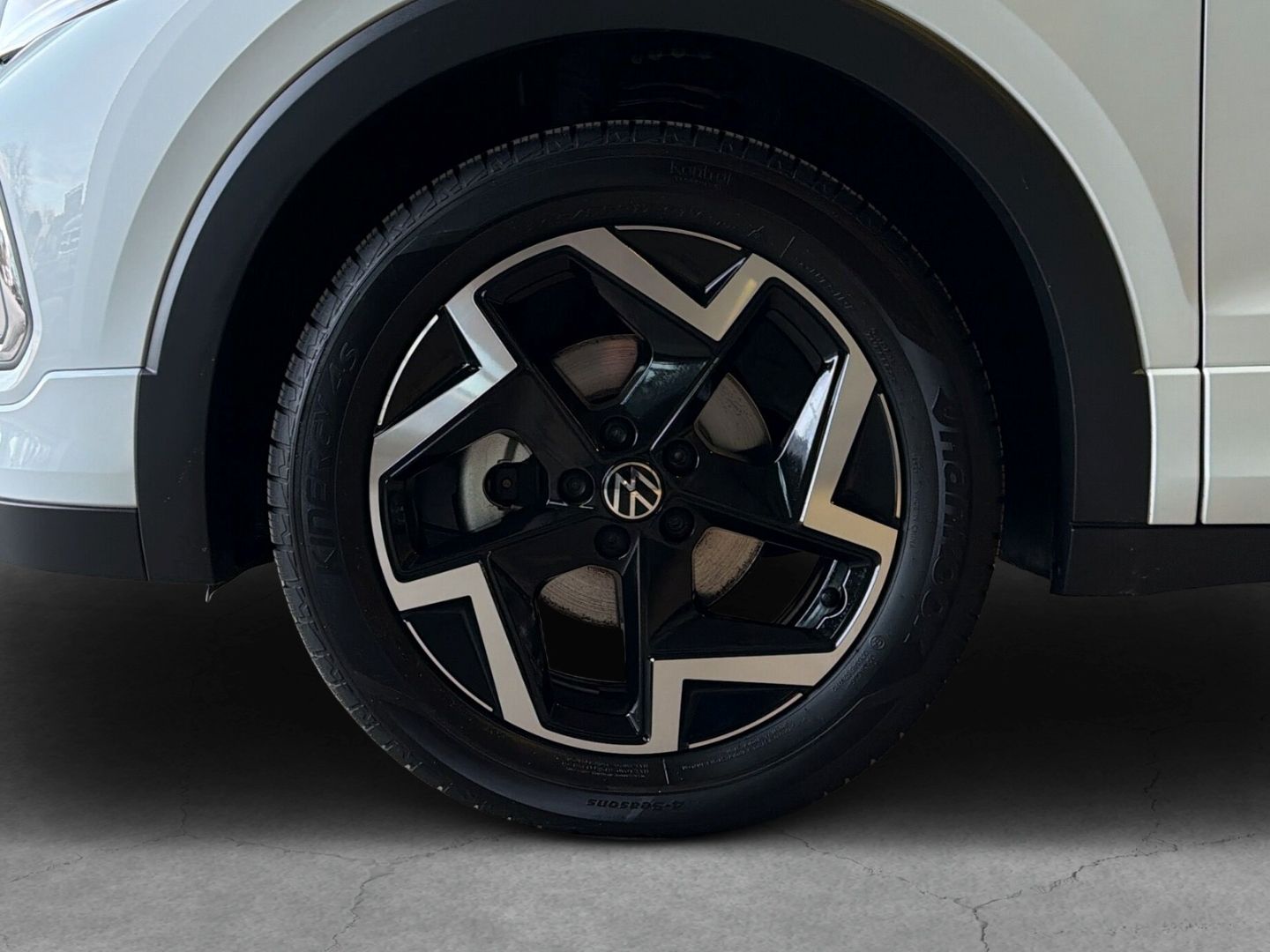Fahrzeugabbildung Volkswagen T-Cross 1.5 TSI R-Line Rear View AHK Clima
