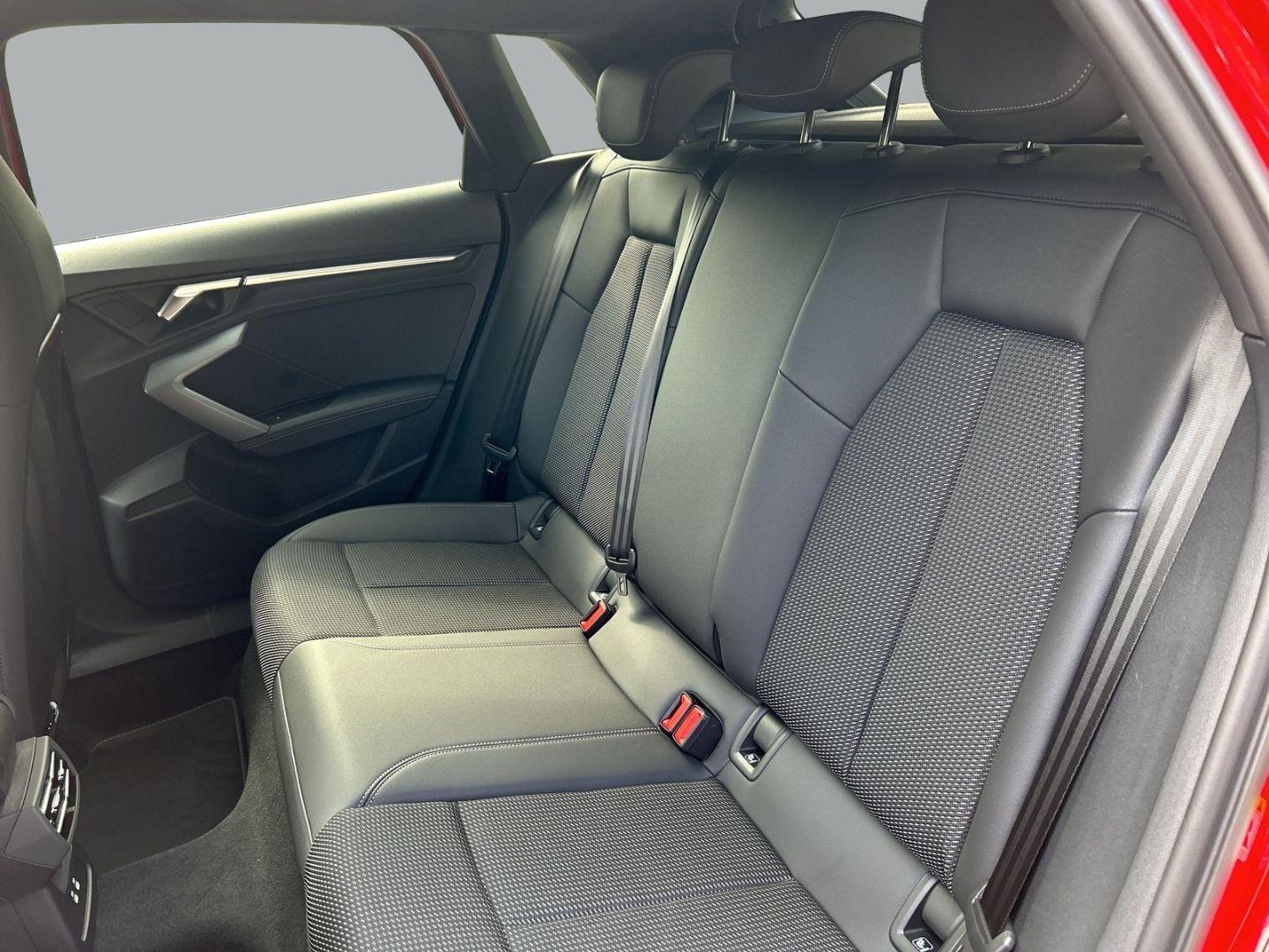 Fahrzeug 11 Fahrzeugabbildung Audi A3 Sportback 40 TFSI e S-LINE+PANO+NAVI+LEDER+VI