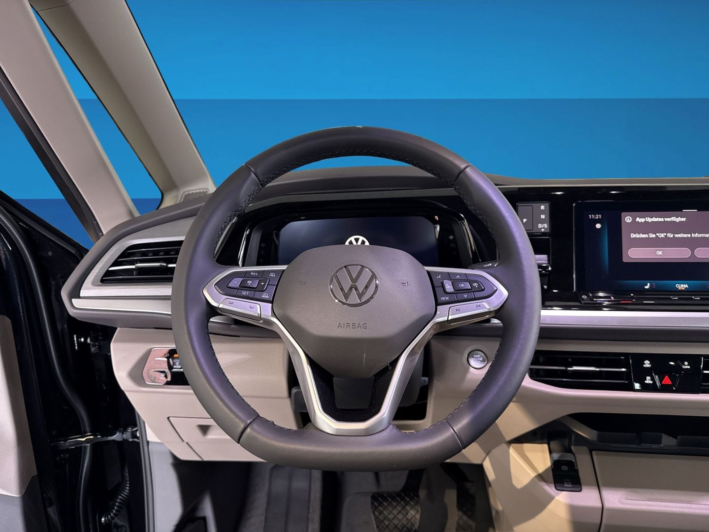 Fahrzeug 11 Fahrzeugabbildung Volkswagen T7 Multivan Life 2,0 l TDI 110 kW 7-Gang DSG LÜ