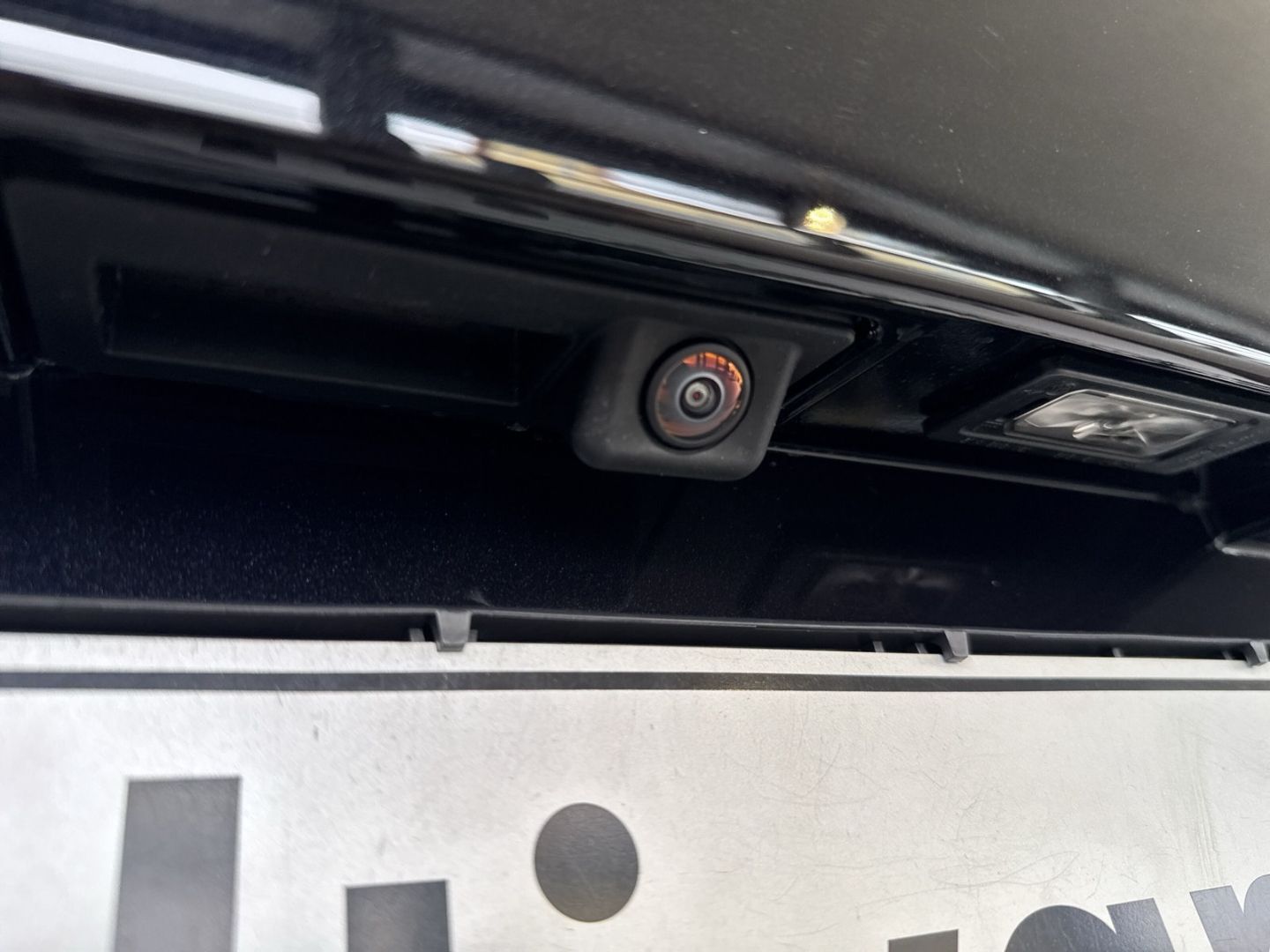 Fahrzeug 15 Fahrzeugabbildung Volkswagen T7 Multivan Life 2,0 l TDI 110 kW 7-Gang DSG LÜ