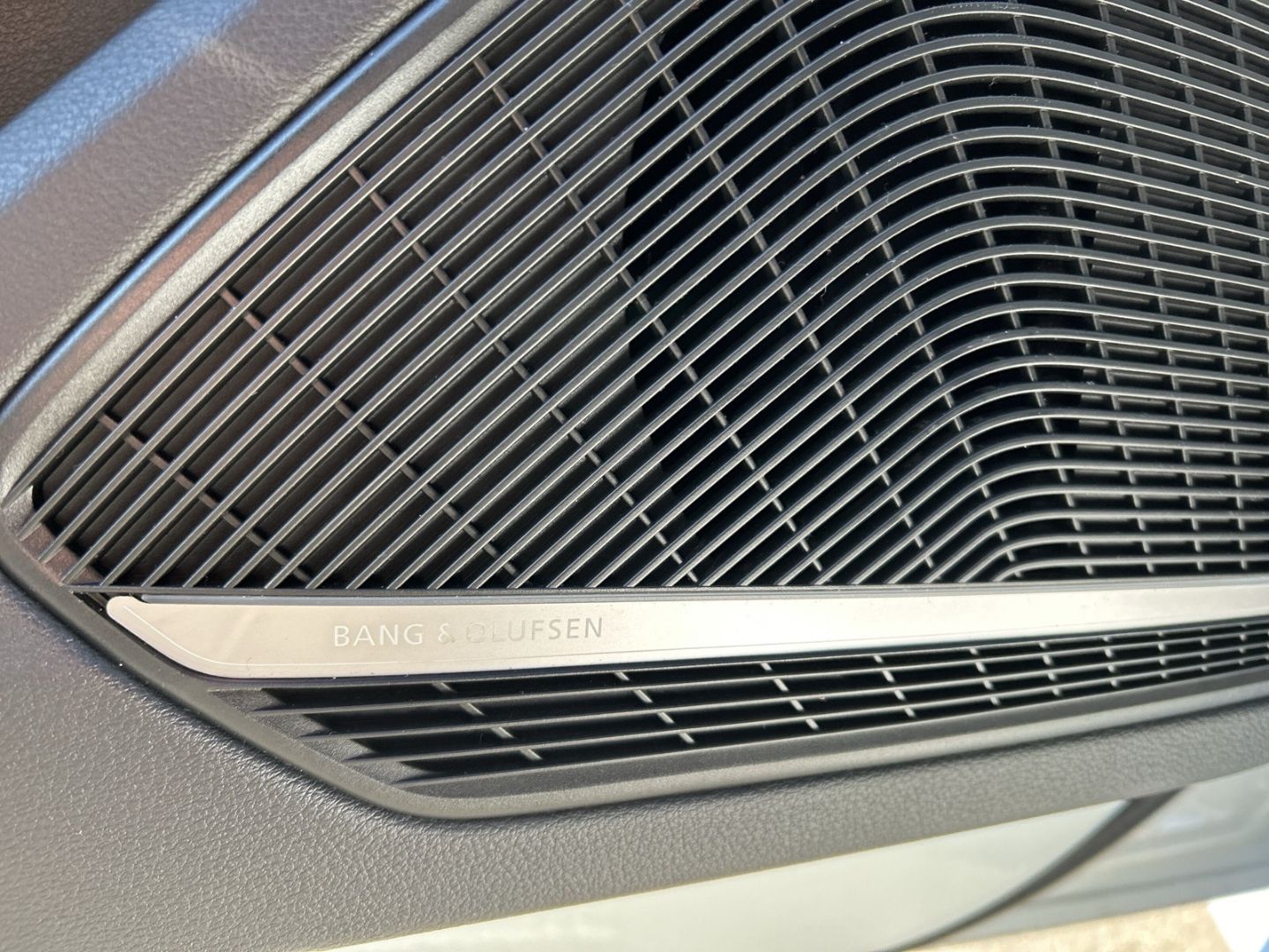 Fahrzeugabbildung Audi S4 Avant 3.0 TDI MATRIX-LED+B&O+Standhzg+AHK+KAM