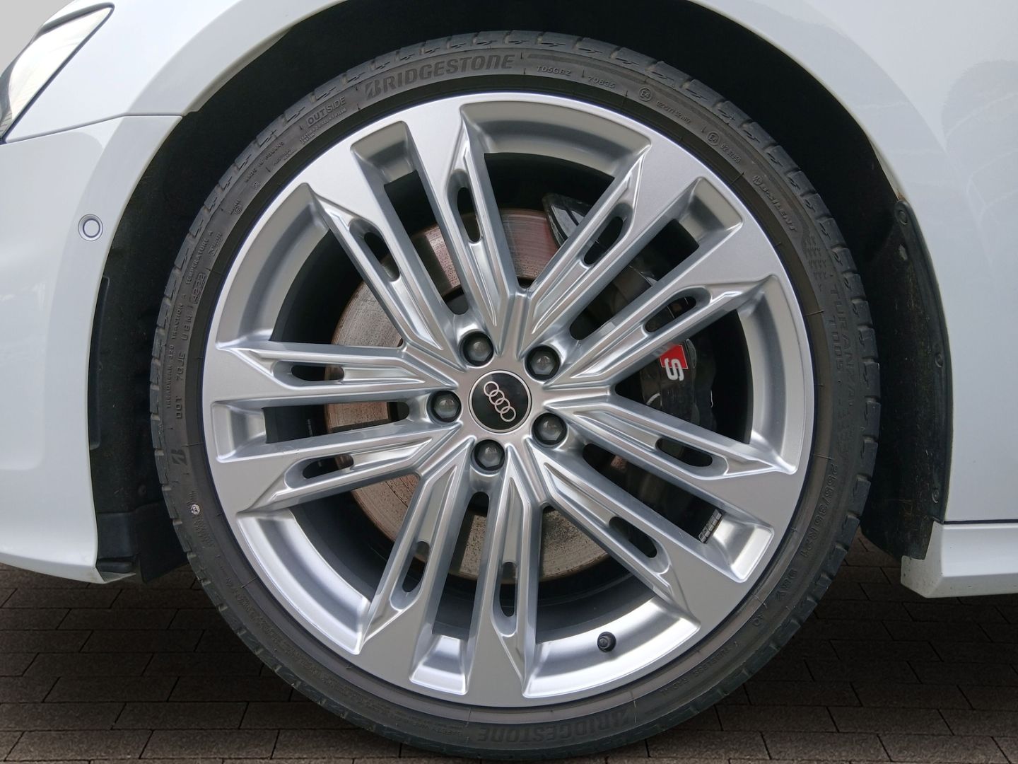 Fahrzeugabbildung Audi S6 Avant 3.0 TDI NAVI+LEDER+MATRIX-LED+KAMERA