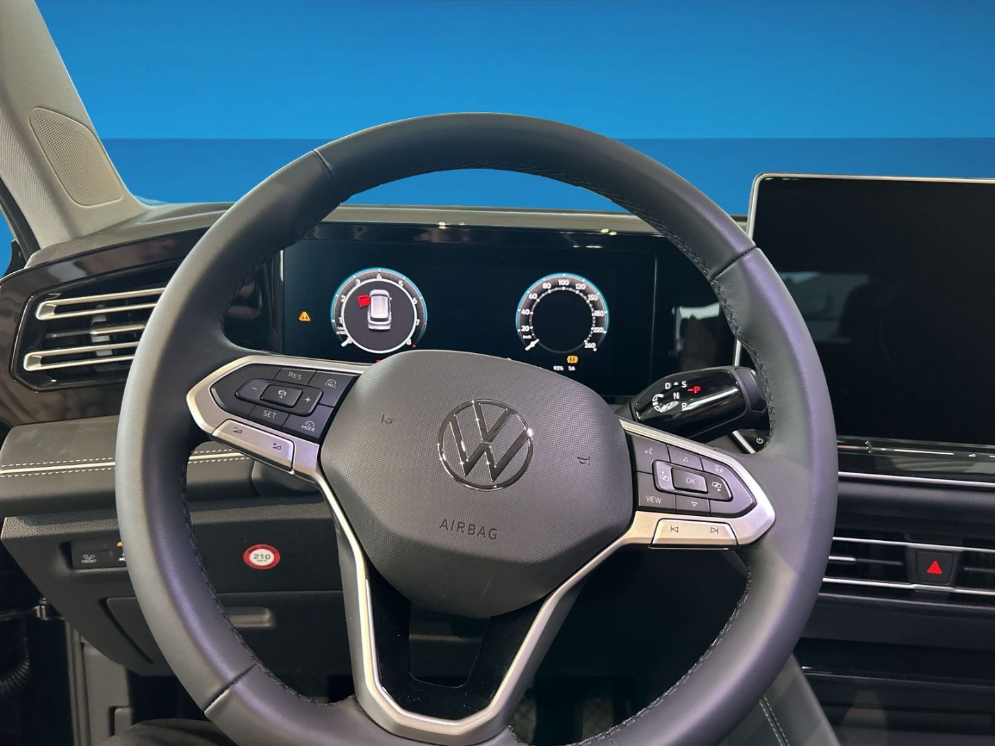 Fahrzeugabbildung Volkswagen Tiguan 1.5 Elegance 1,5l eTSI IQ.LIGHT IQ.DRIVE