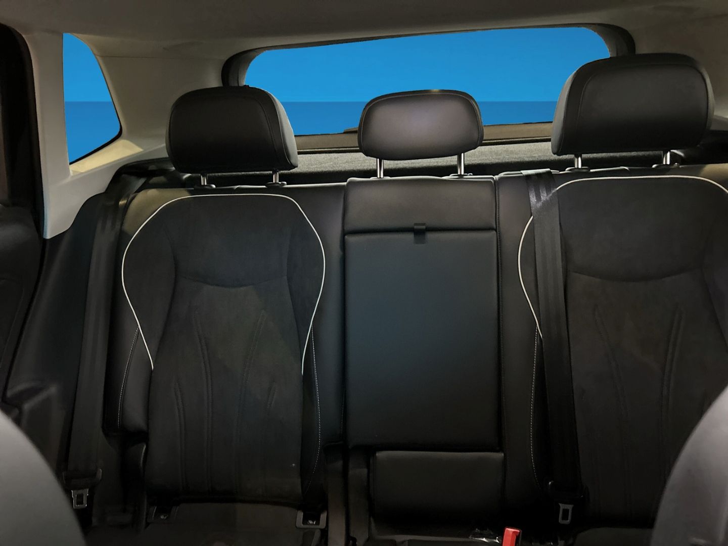 Fahrzeugabbildung Volkswagen Tiguan 1.5 Elegance 1,5l eTSI IQ.LIGHT IQ.DRIVE